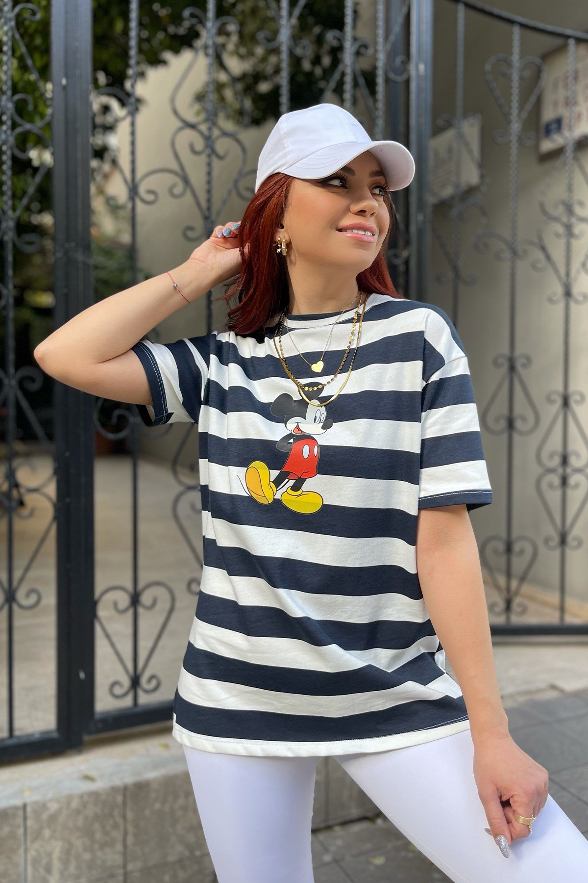 Çzigili Mickey Mouse Detaylı Tshirt