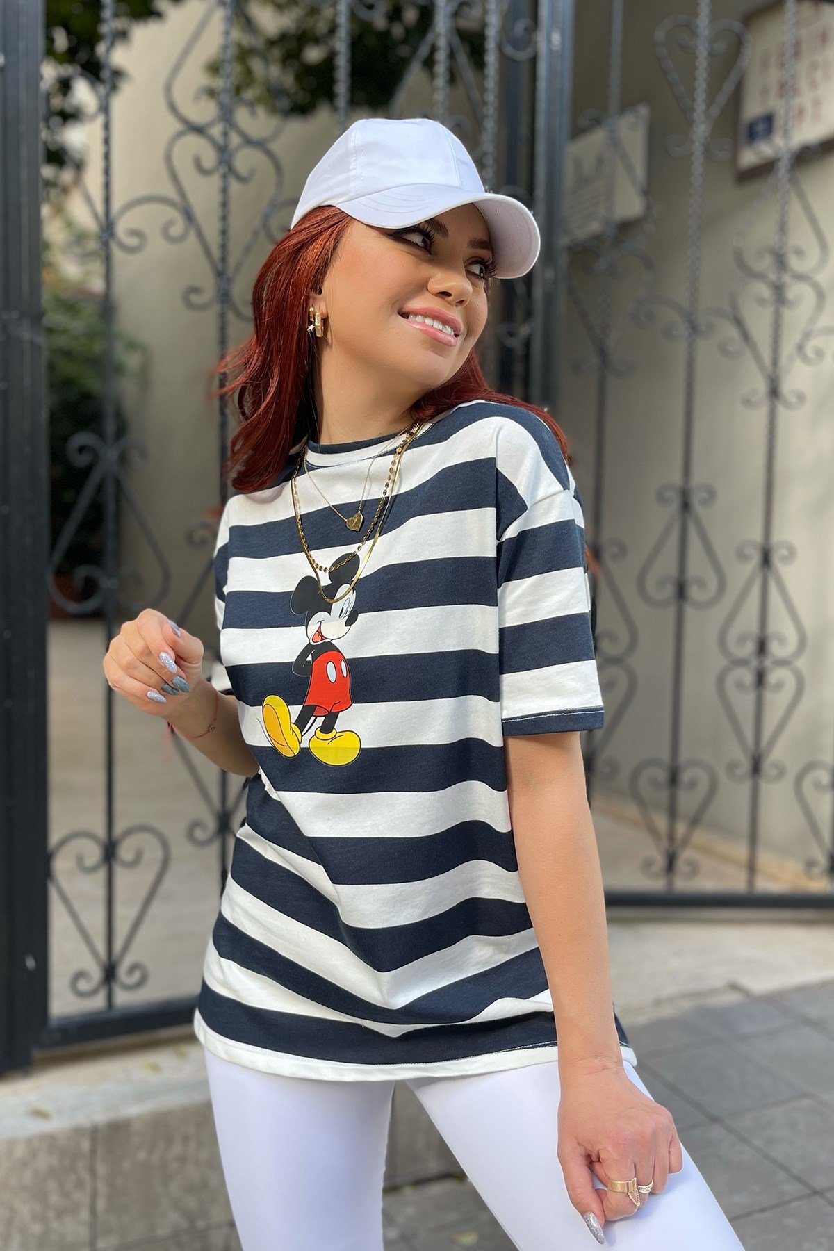 Çzigili Mickey Mouse Detaylı Tshirt