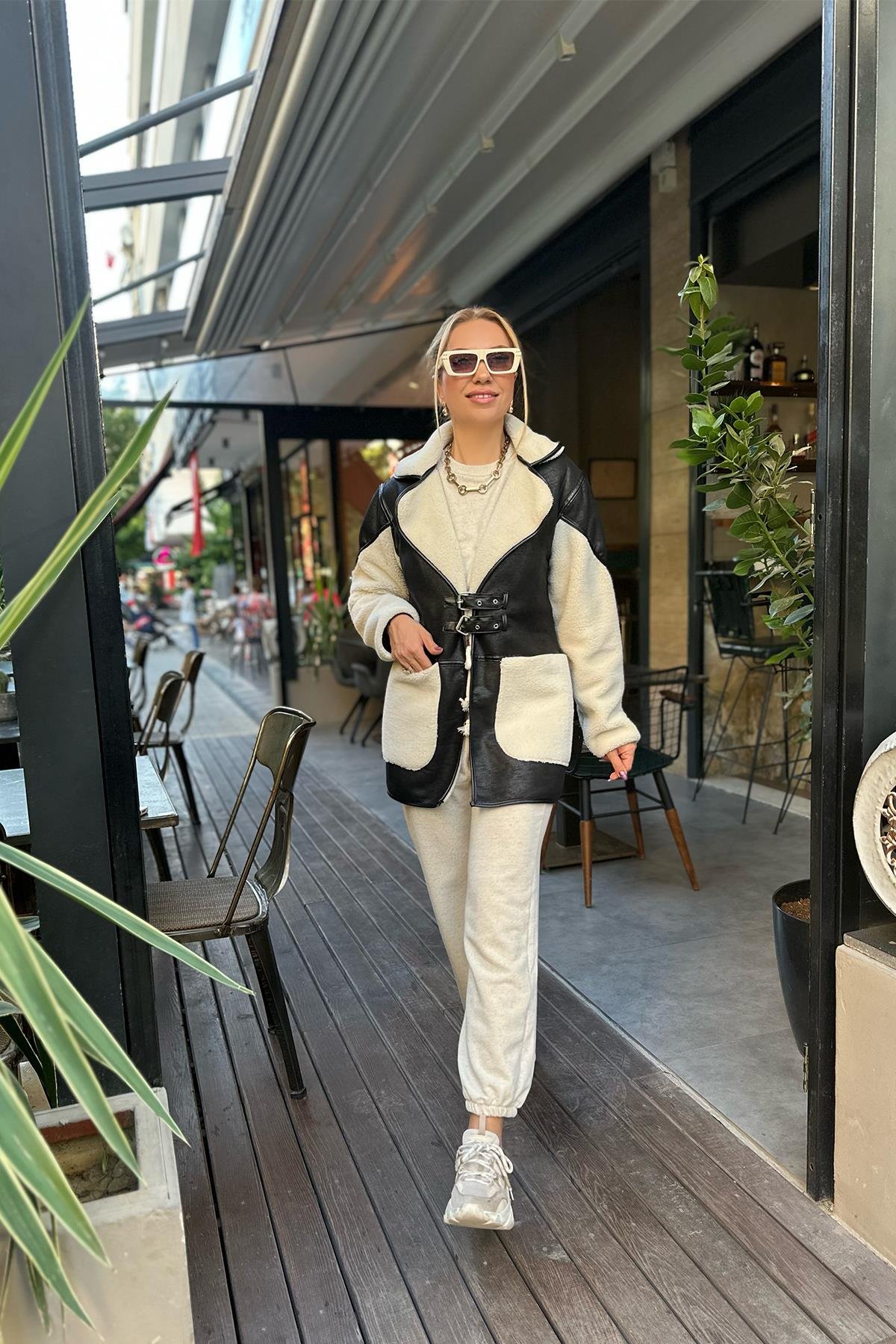 Deri Detaylı Peluş Kaban