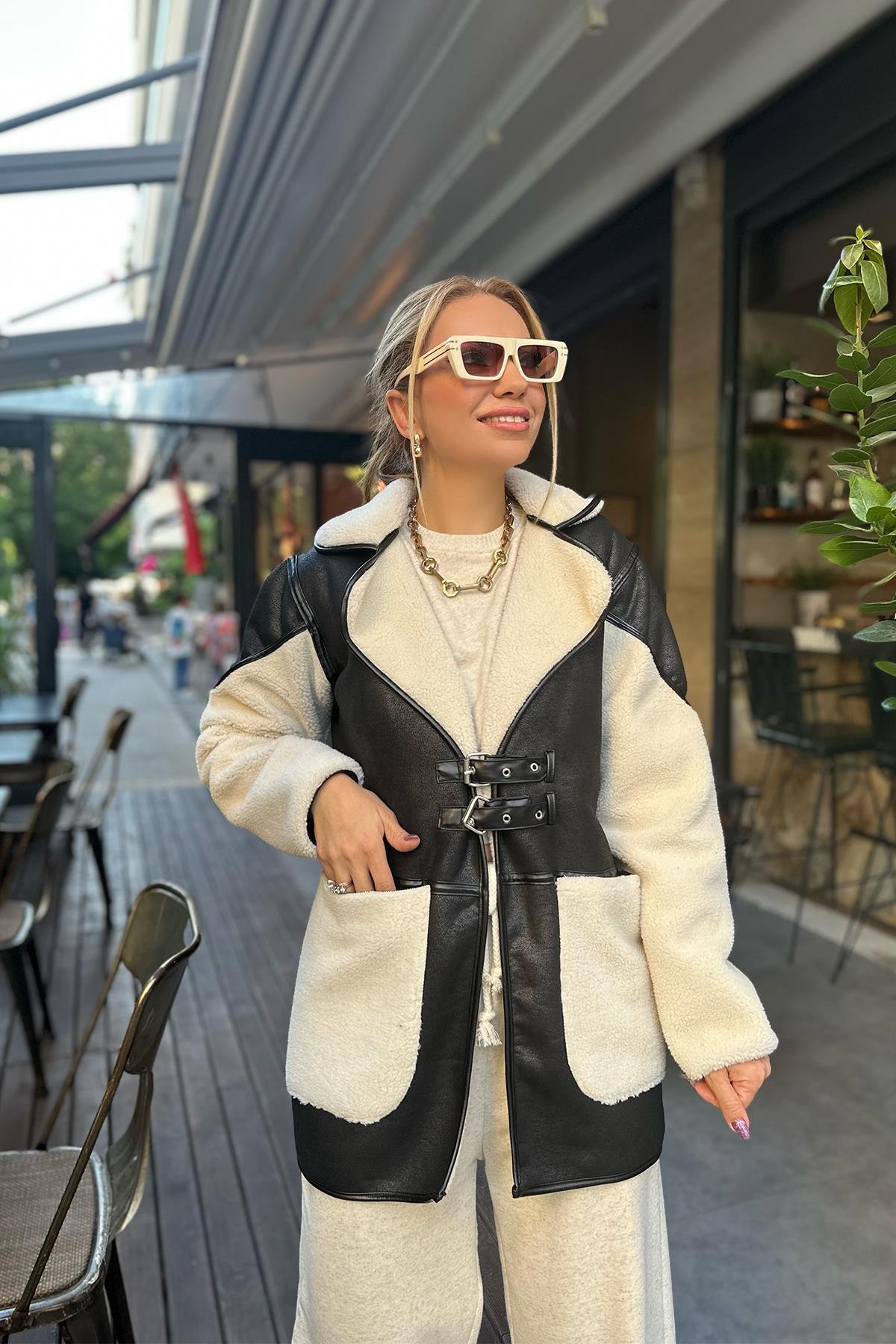 Deri Detaylı Peluş Kaban