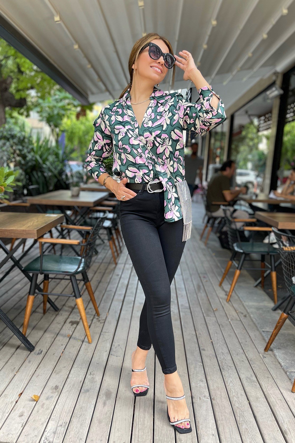 Desenli Saten Gömlek