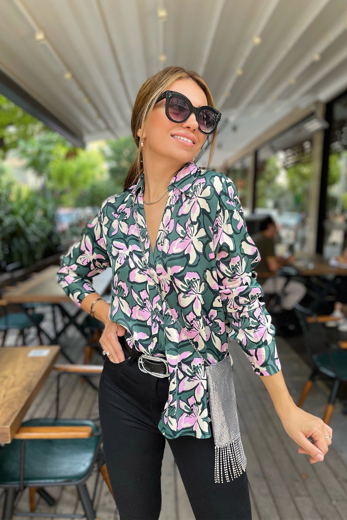 Desenli Saten Gömlek