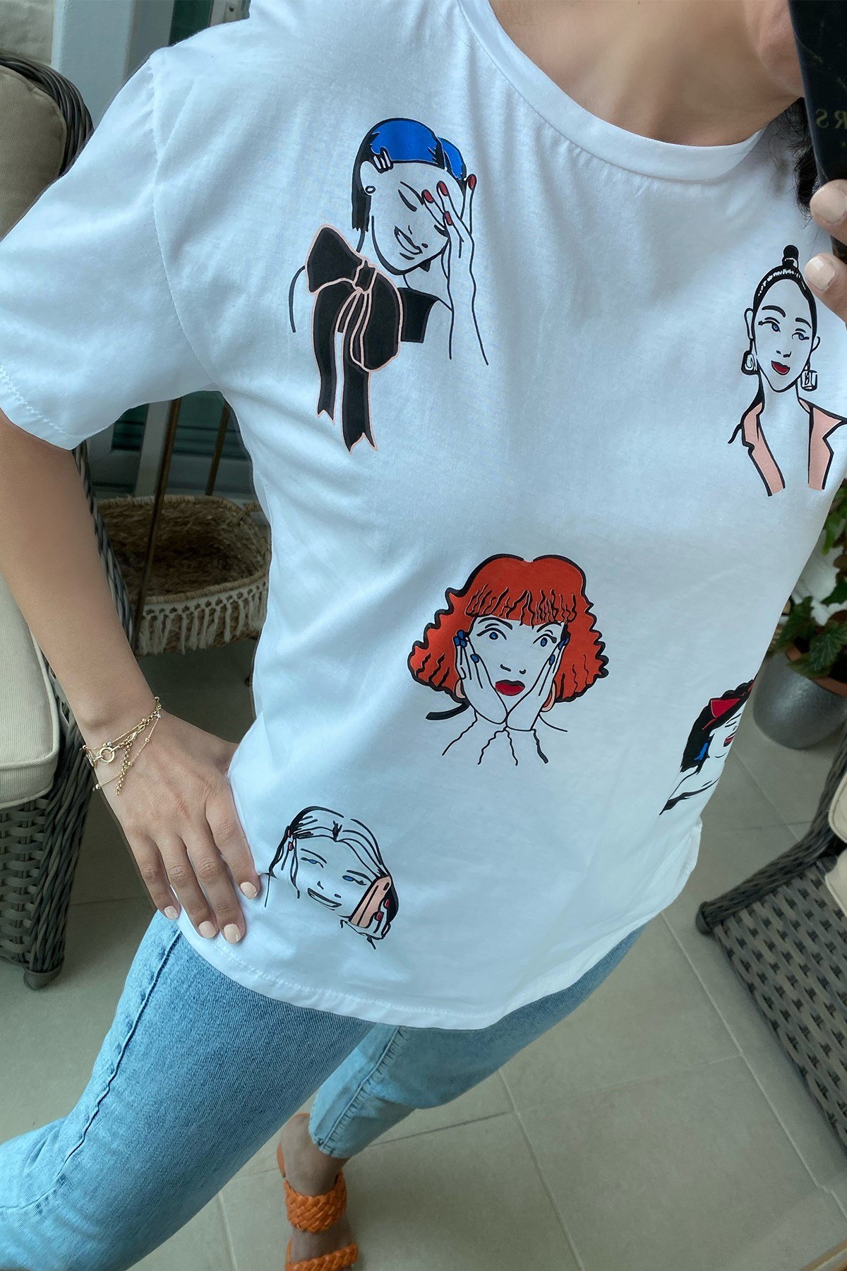 Figürlü Beyaz Tshirt