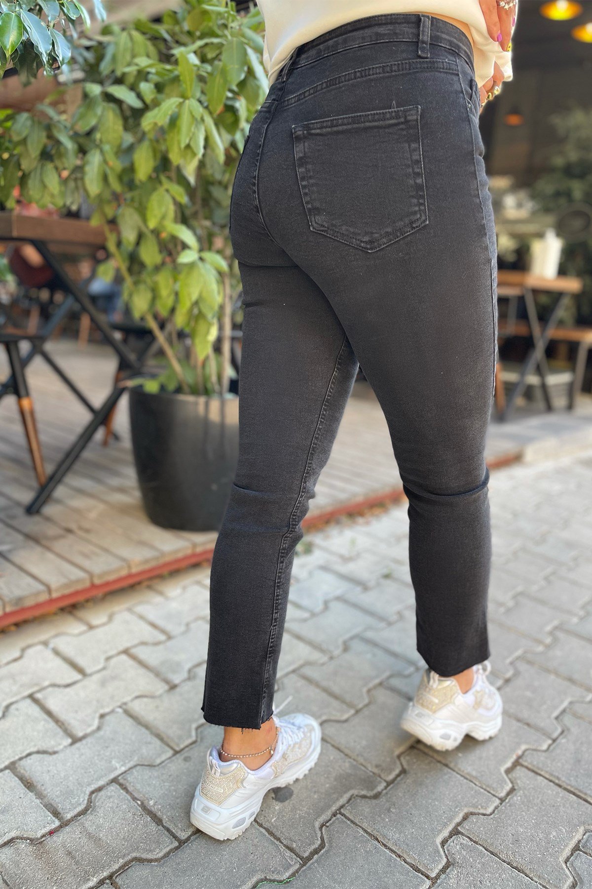 Füme Renk Paça Kesik Kot Pantolon