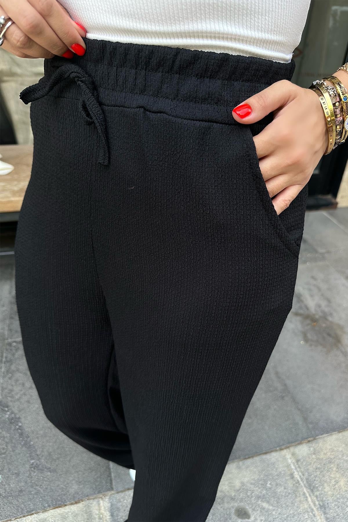 Geniş Paça Beli Lastikli Siyah Pantolon