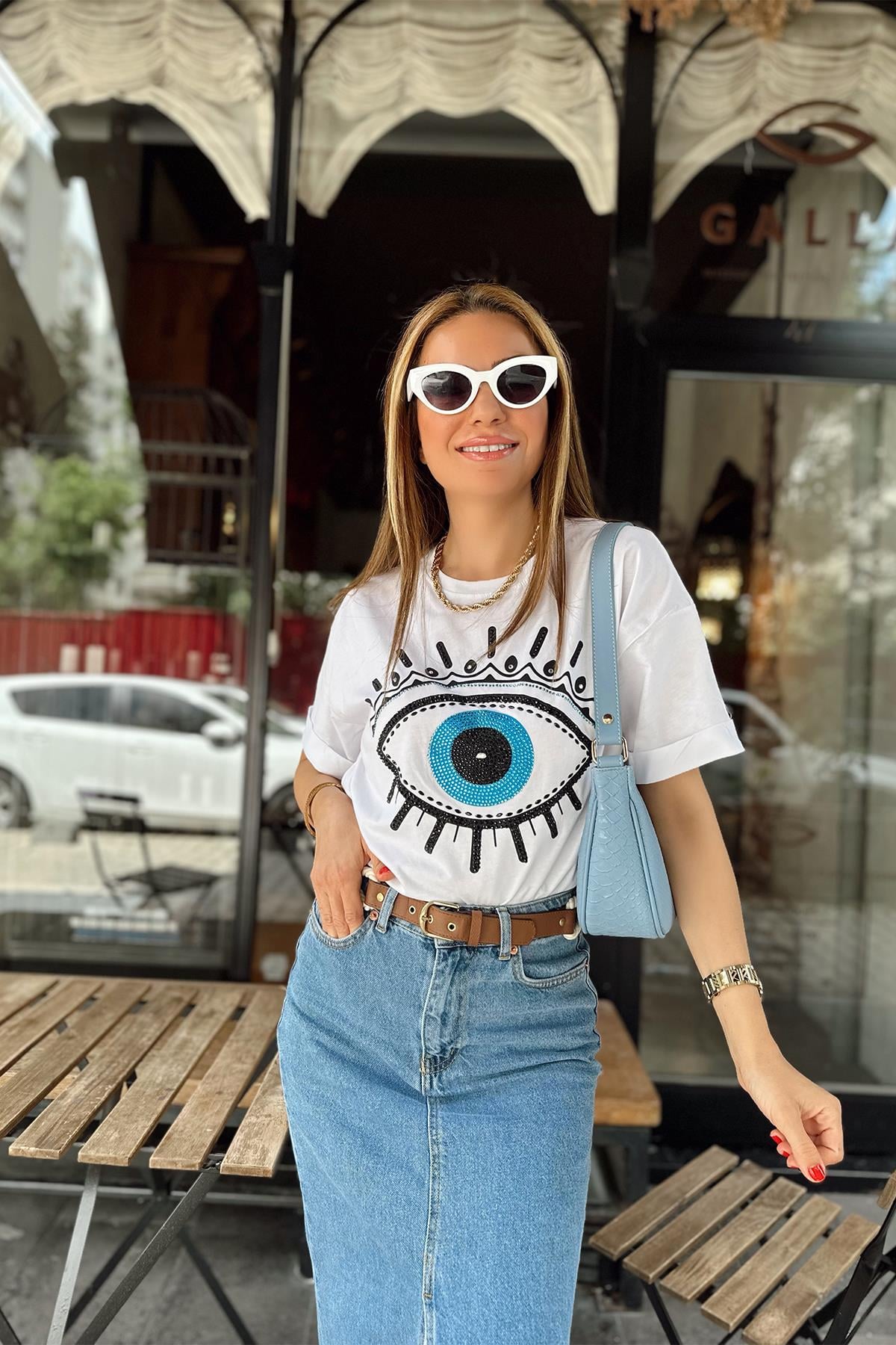 Göz Detaylı Beyaz Tshirt