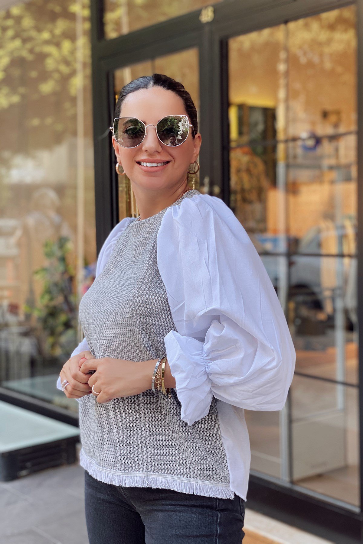 Gri Beyaz Kol Detaylı Bluz