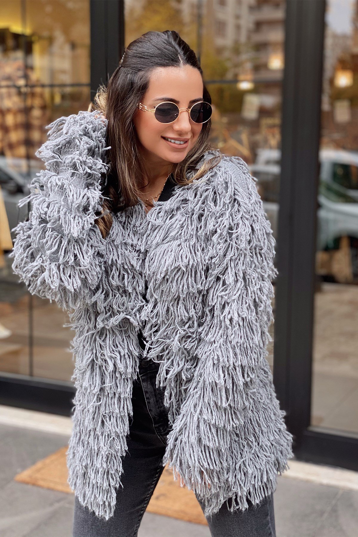 Gri Püsküllü Hırka