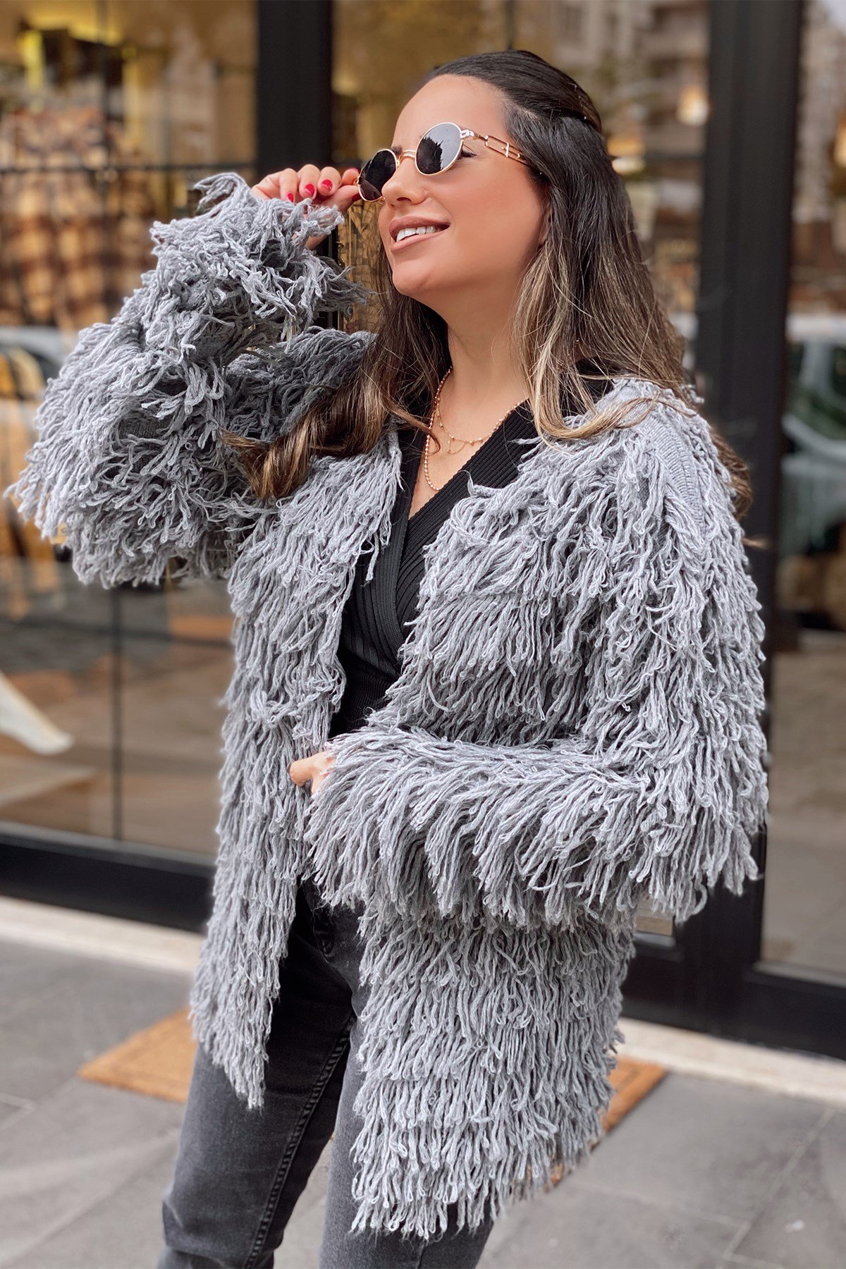 Gri Püsküllü Hırka