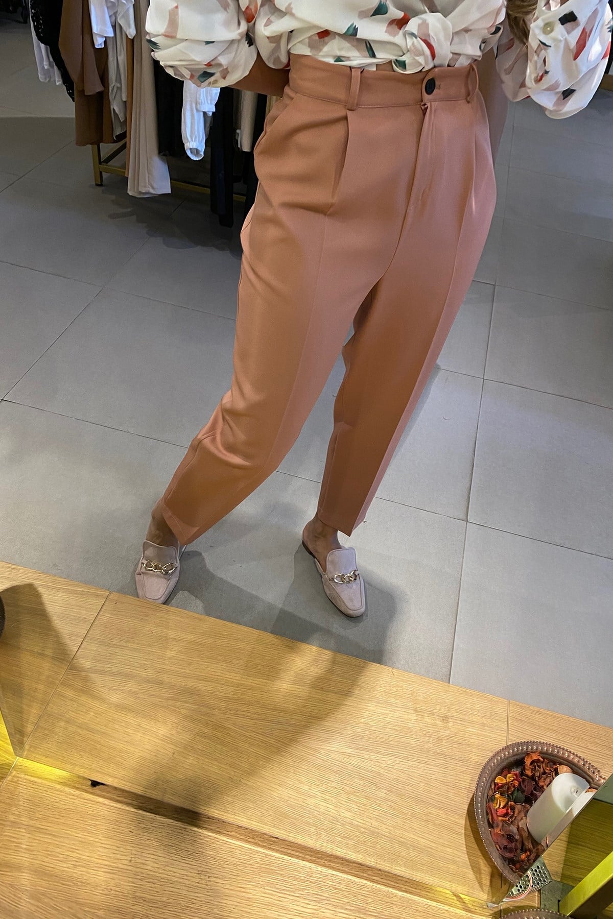Gülkurusu Kumaş Pantolon