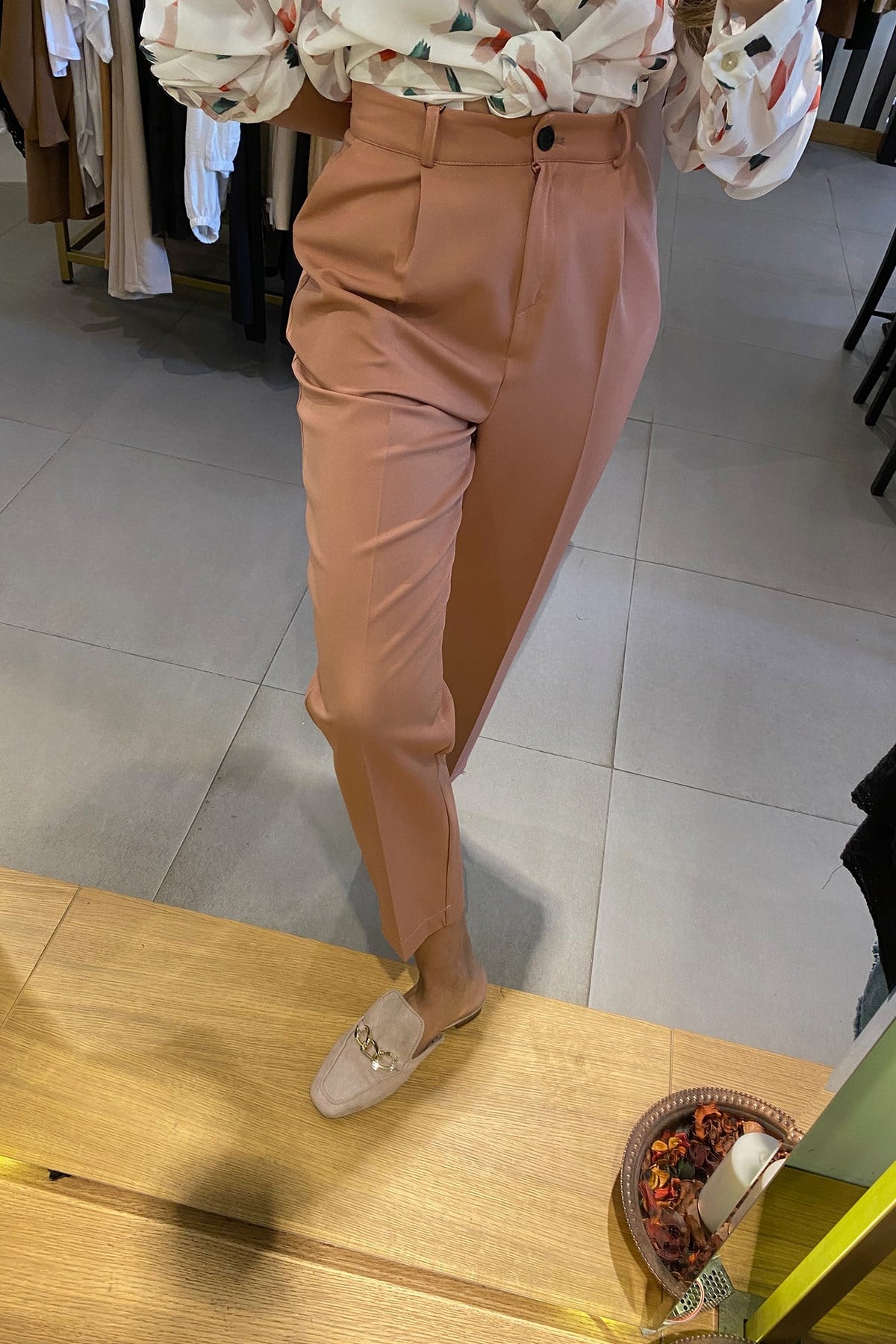 Gülkurusu Kumaş Pantolon