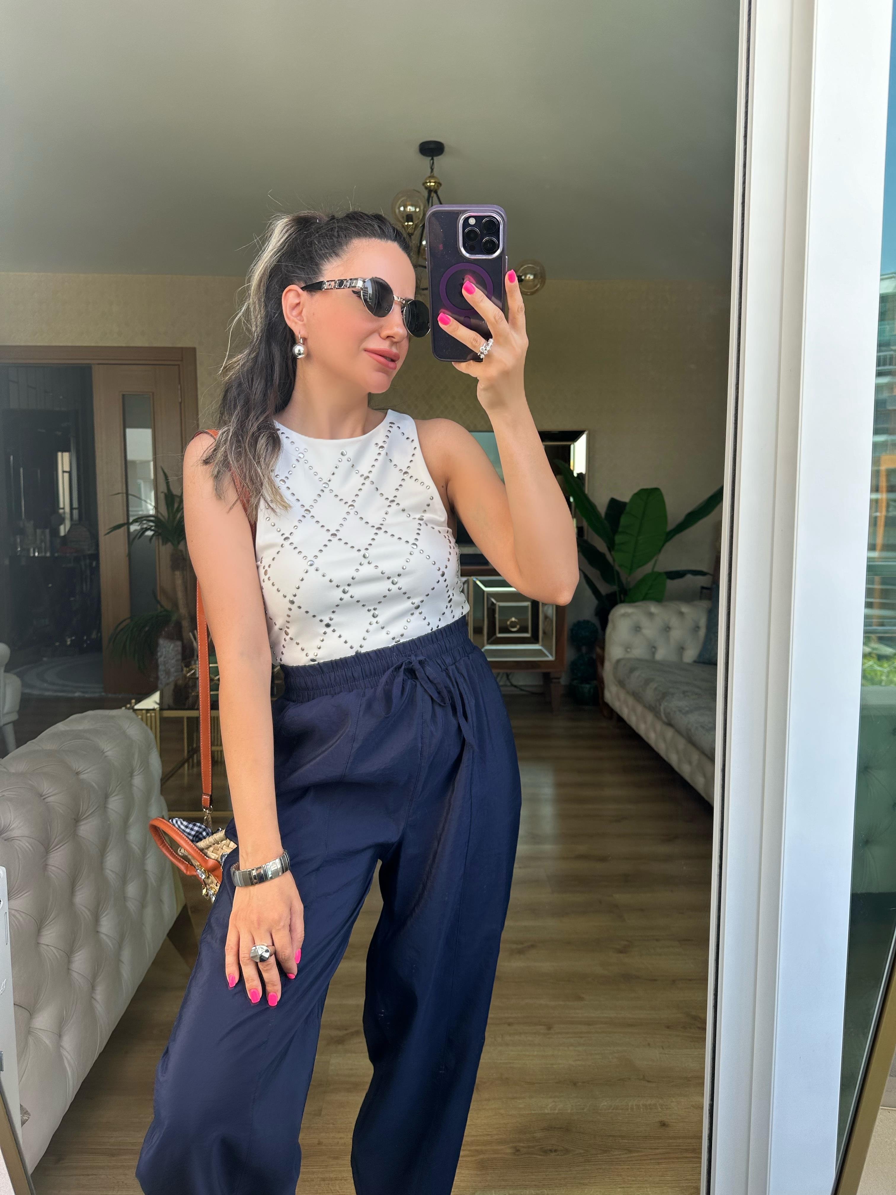 Gümüş Pimli Beyaz Atlet