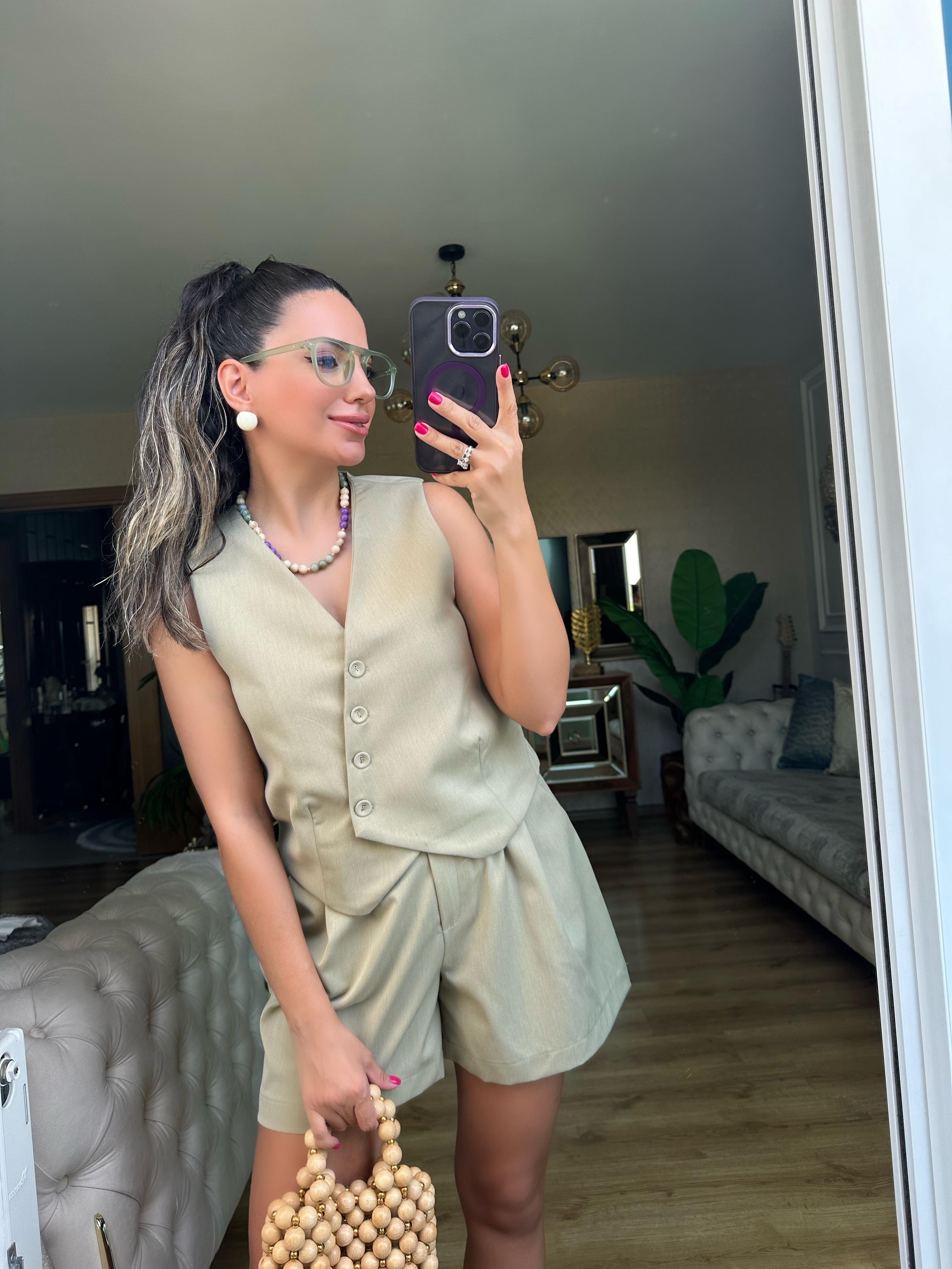 Haki Yeşil Çapraz Düğme Detaylı Yelek Şort Takım