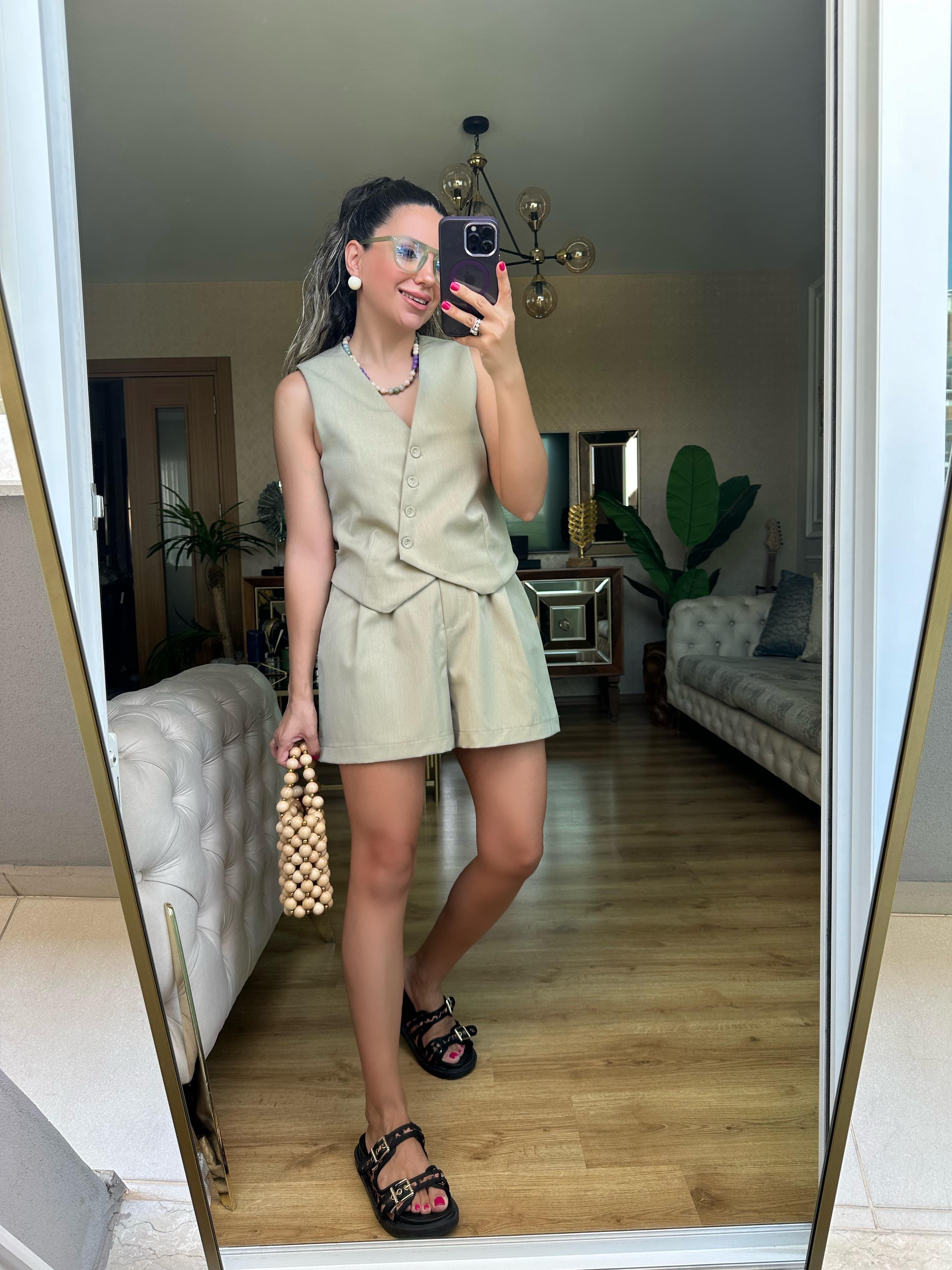 Haki Yeşil Çapraz Düğme Detaylı Yelek Şort Takım