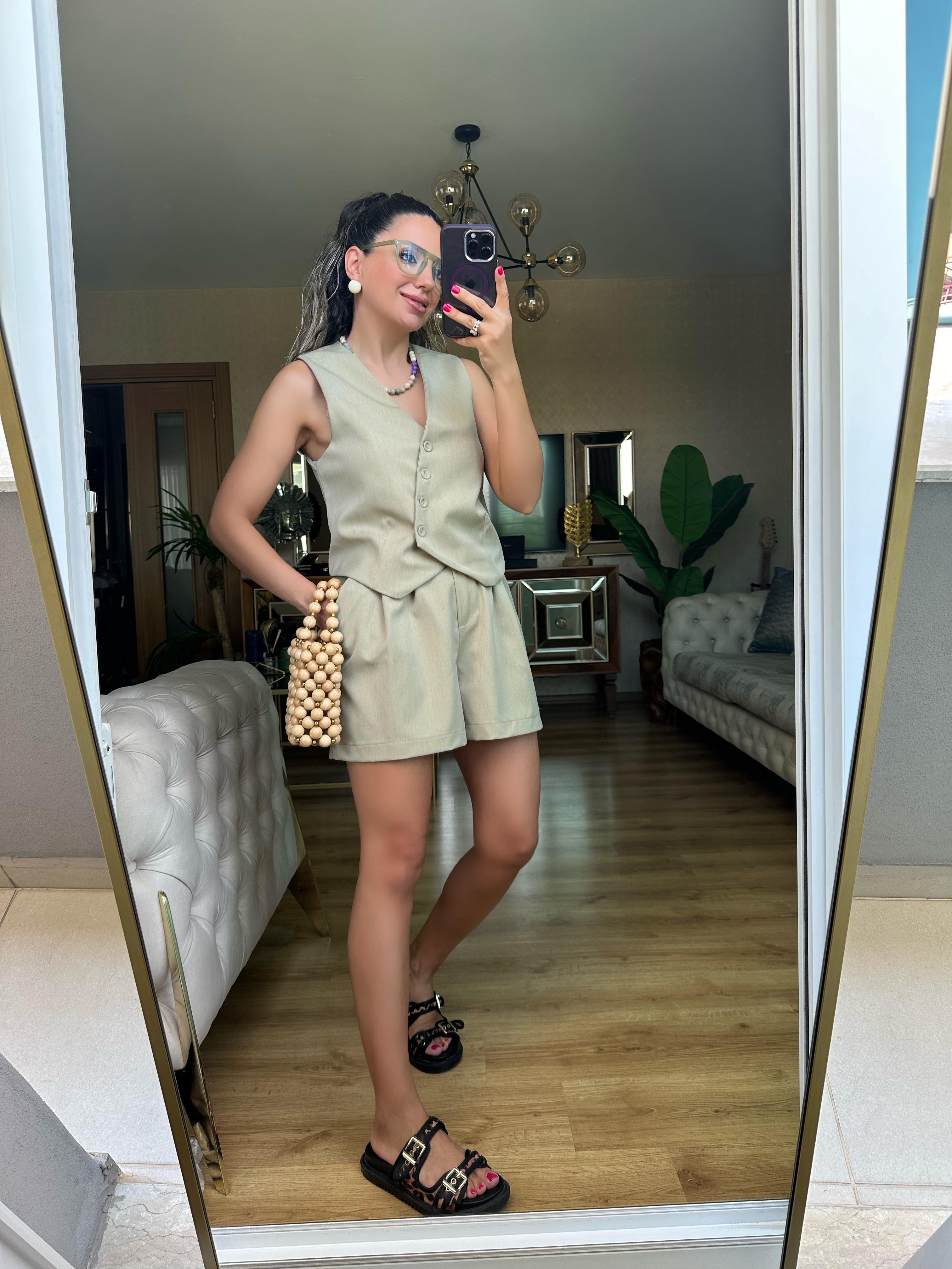 Haki Yeşil Çapraz Düğme Detaylı Yelek Şort Takım