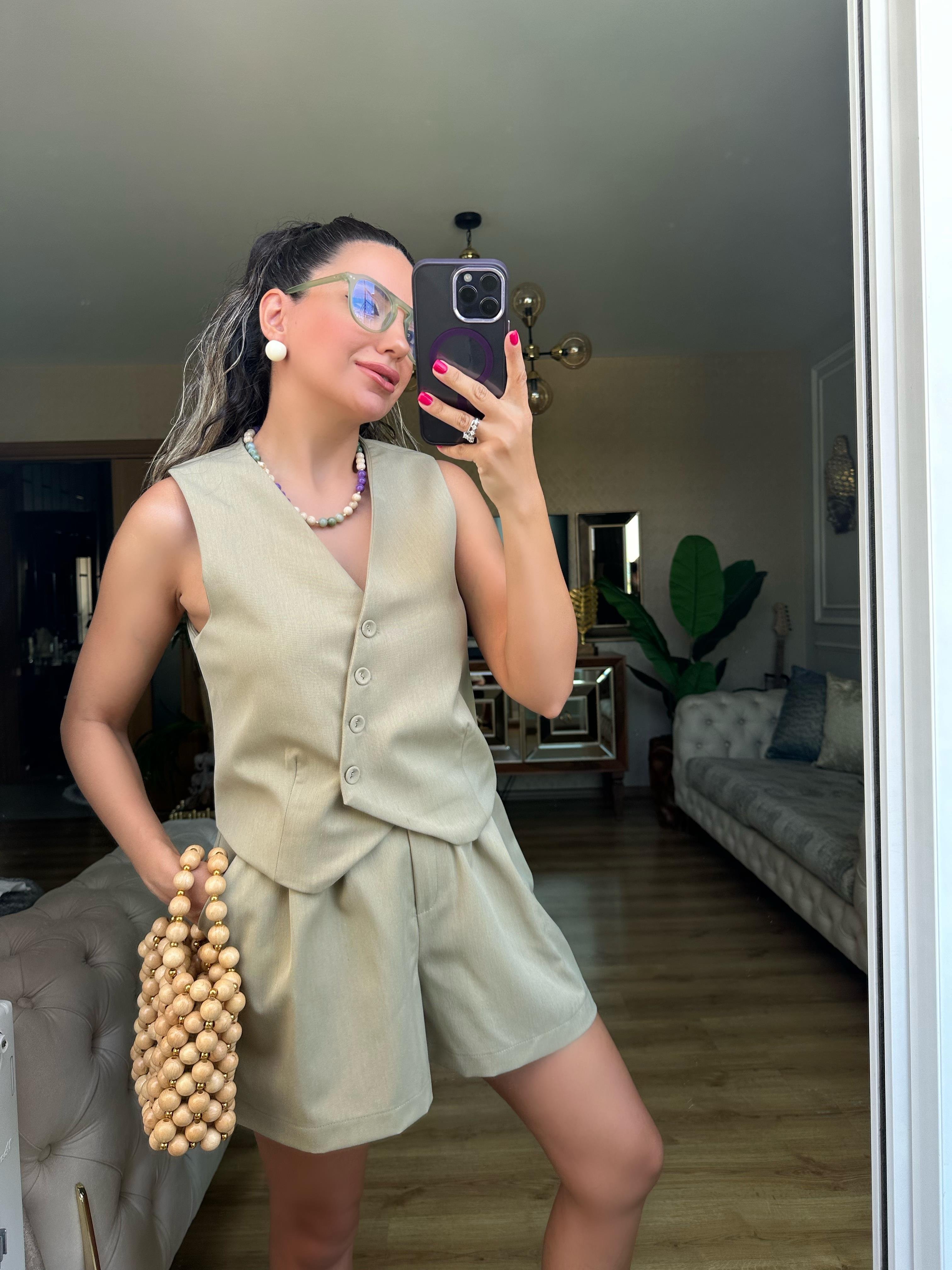 Haki Yeşil Çapraz Düğme Detaylı Yelek Şort Takım