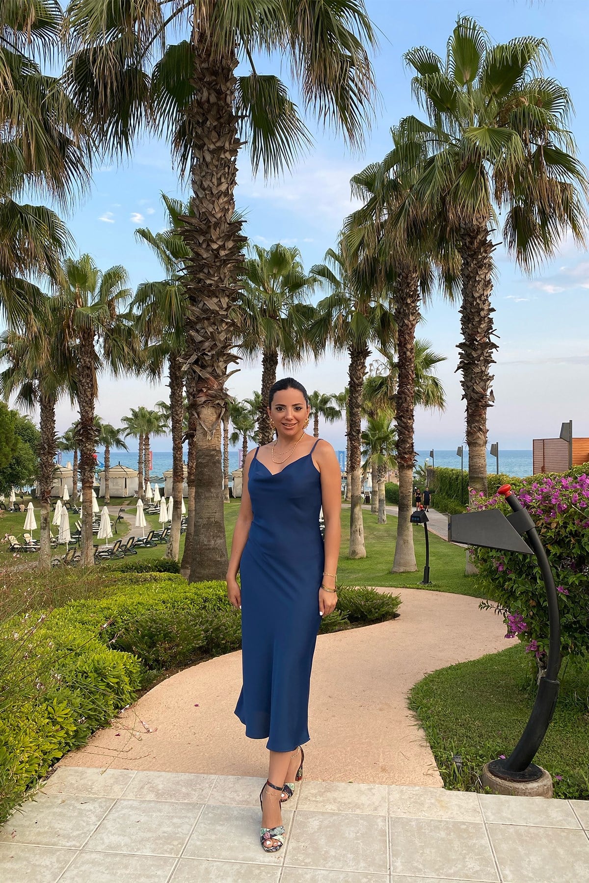 İndigo Degaje Yaka Saten Elbise