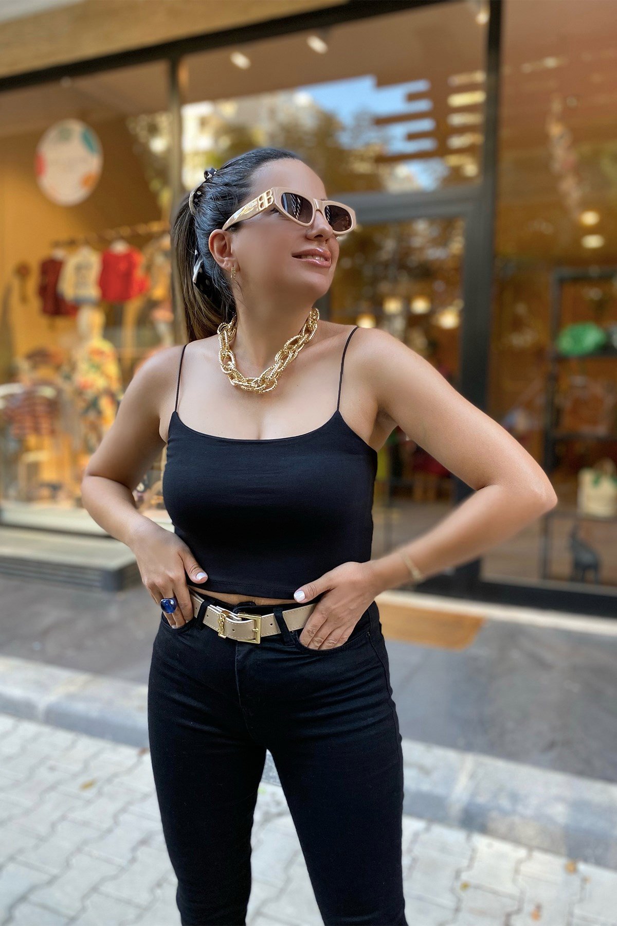 İp Askılı Kısa Siyah Crop Bluz 