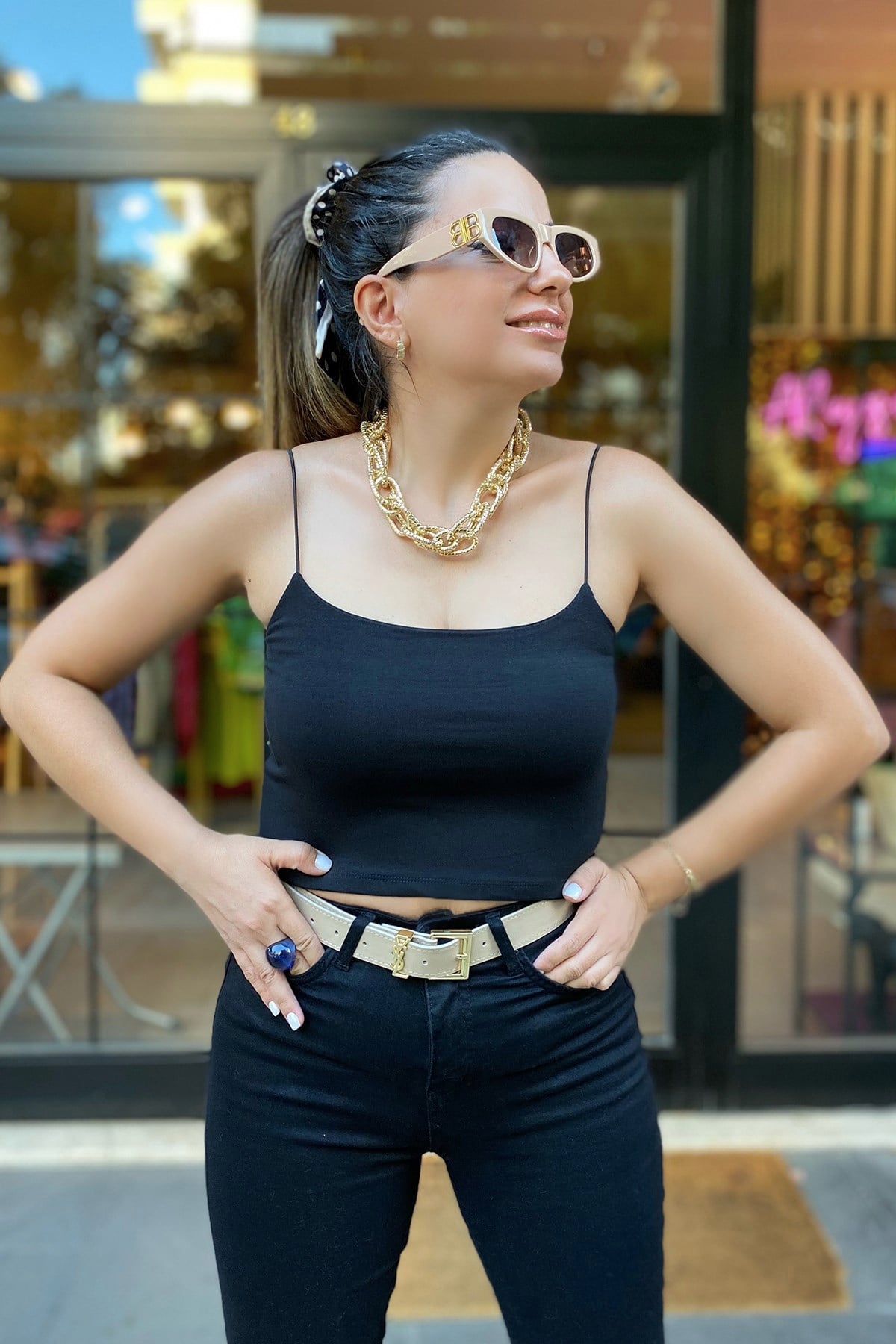 İp Askılı Kısa Siyah Crop Bluz 