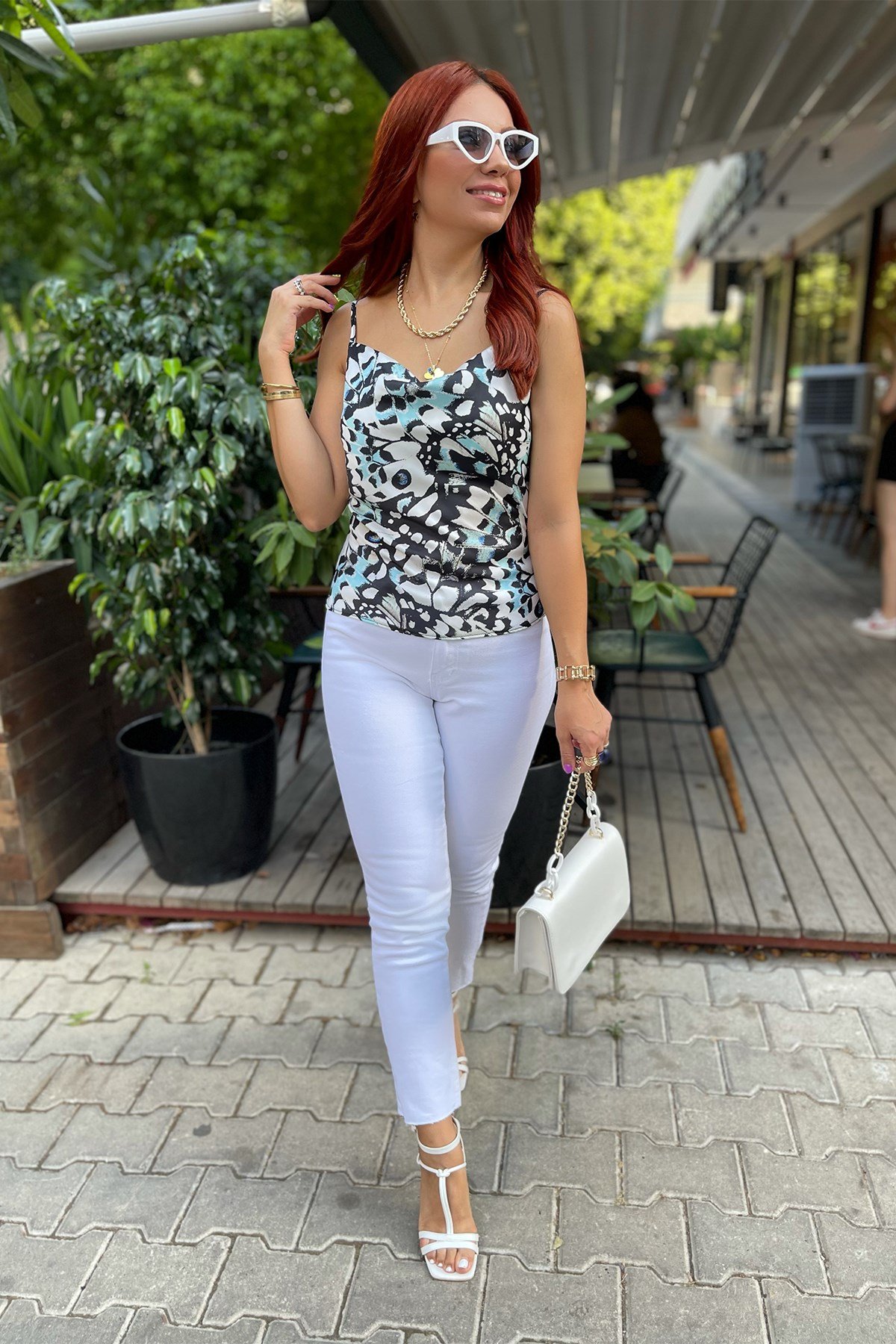 İp Askılı Mavi Desenli Degaje Yaka Bluz