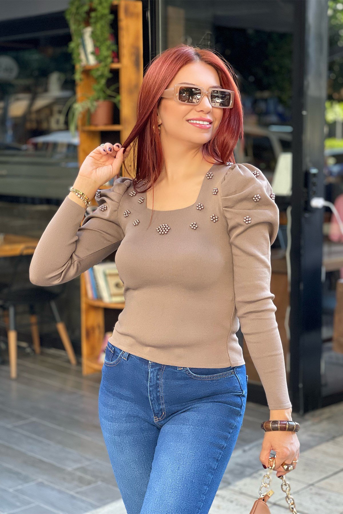 Kahve Kare Yaka İncili Triko Bluz