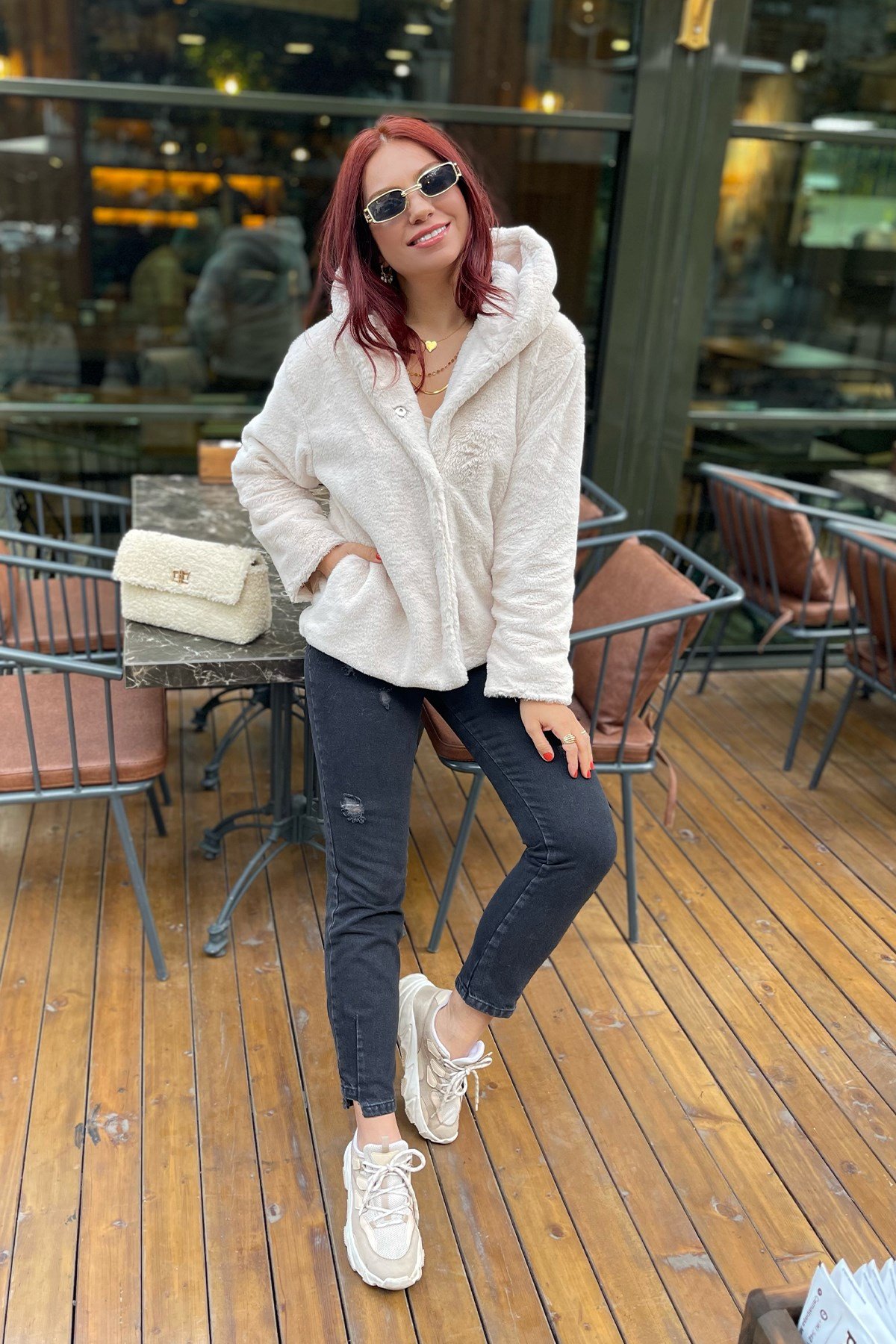 Kapşonlu Peluş Kaban