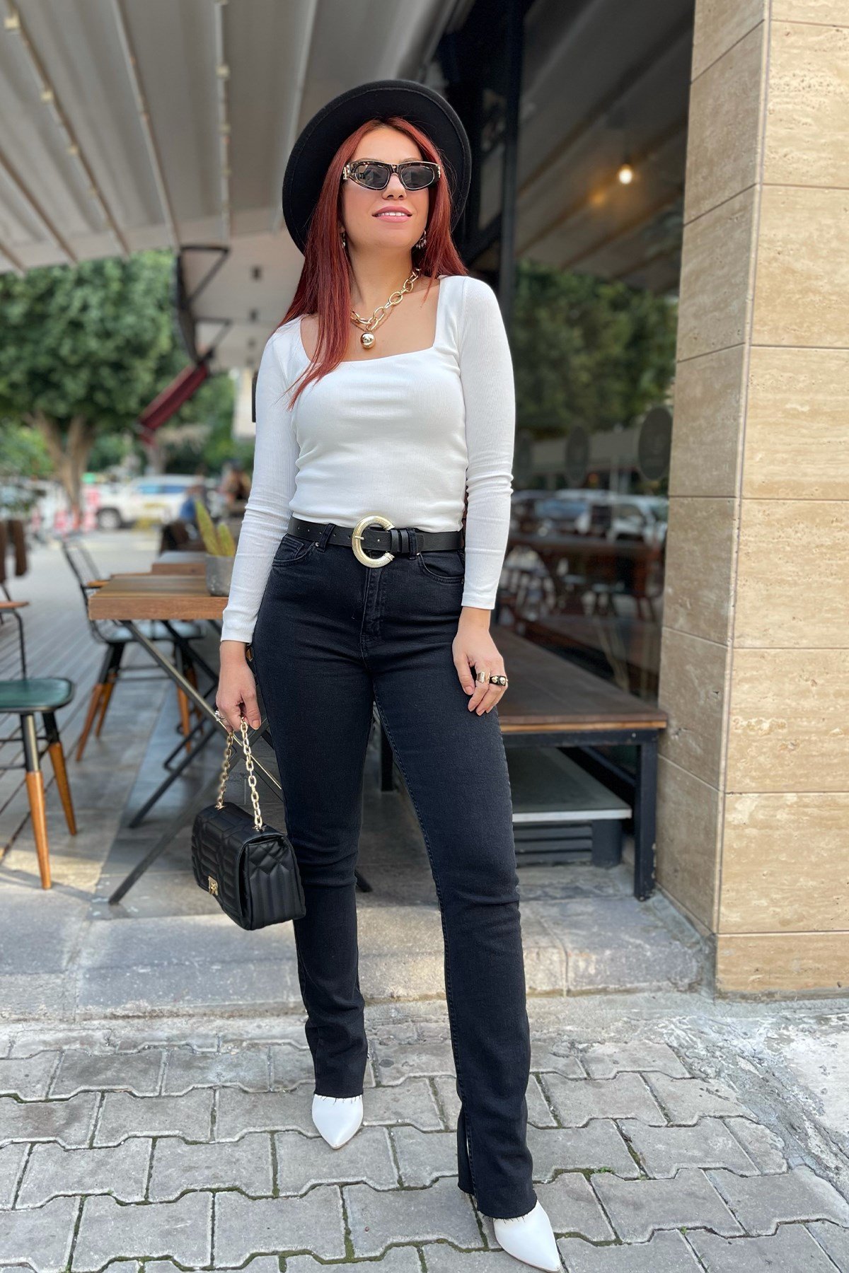 Kare Yaka Fitilli Beyaz Bluz 