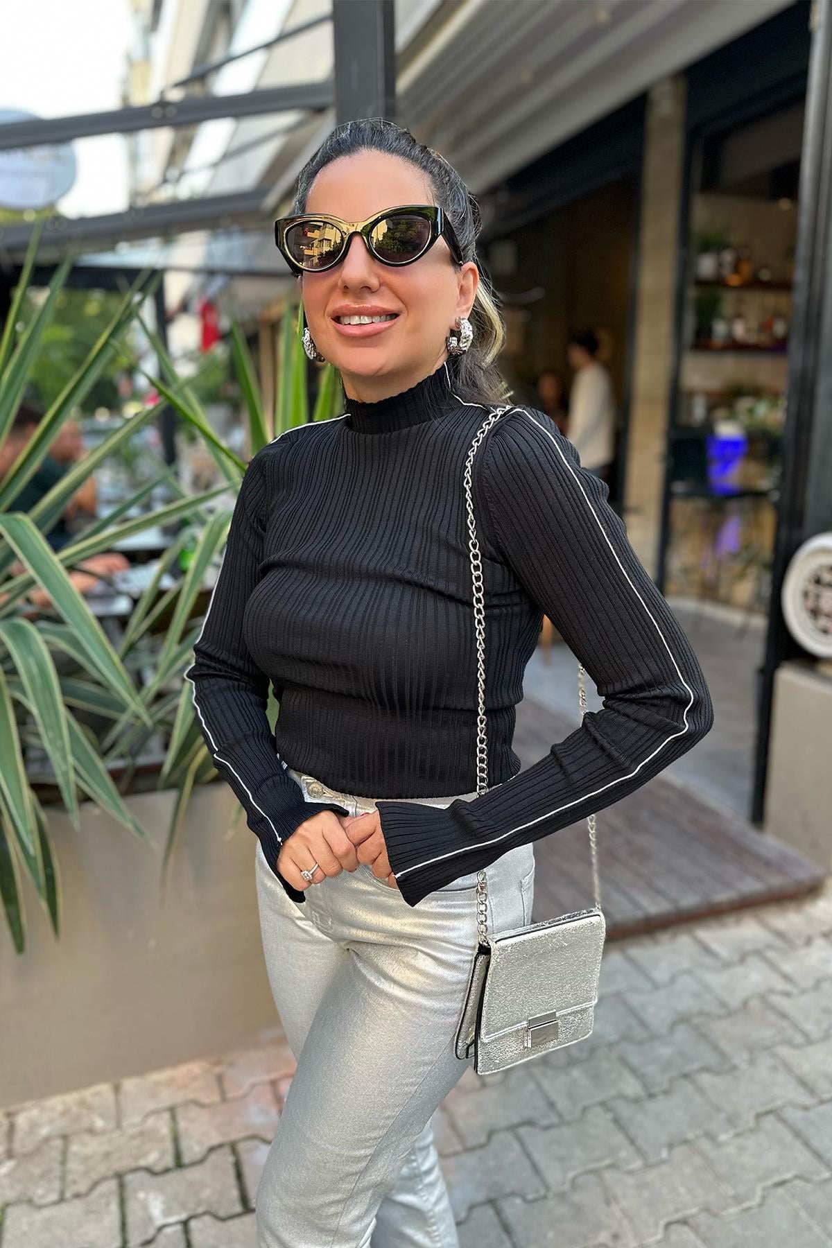 Kenarları Çizgili Triko Bluz