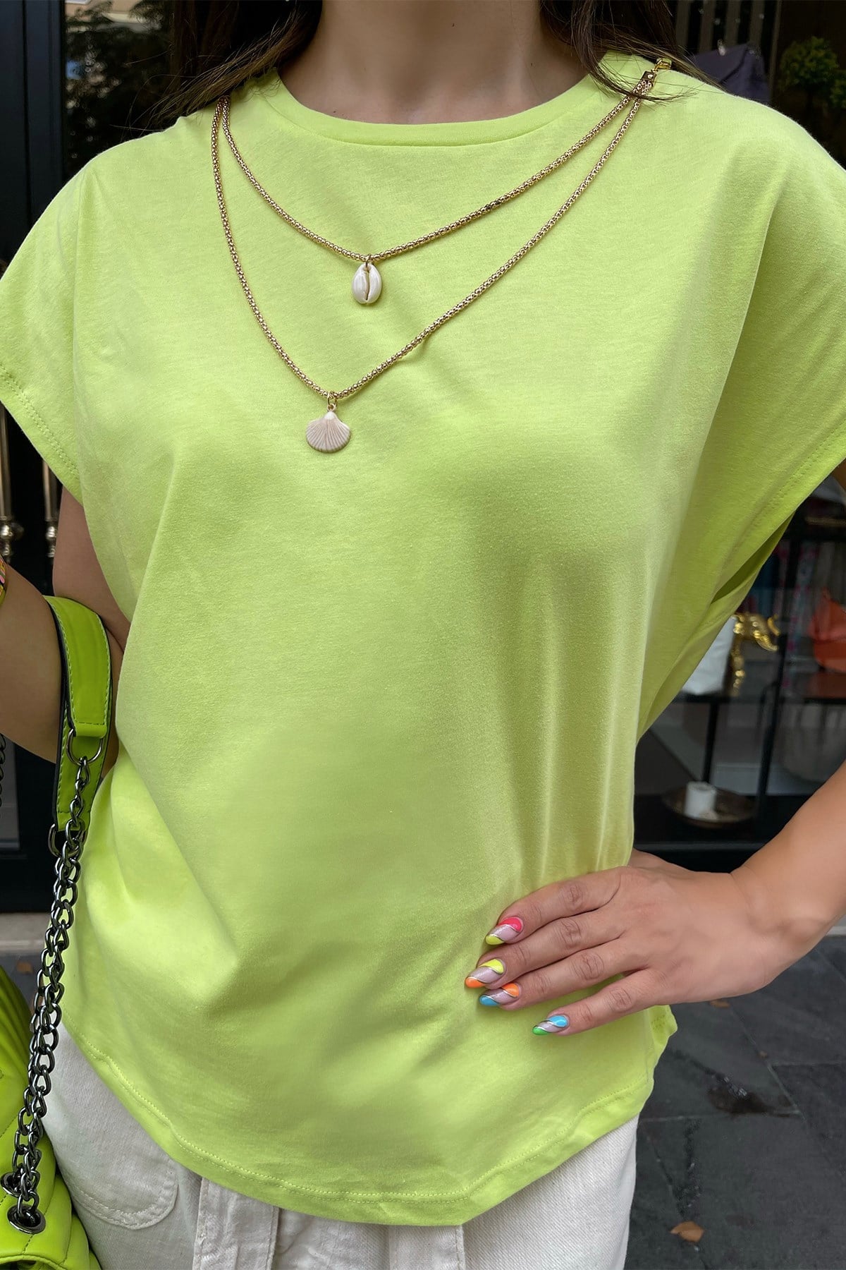 Kendinden Kolyeli Neon Yeşil Bluz 