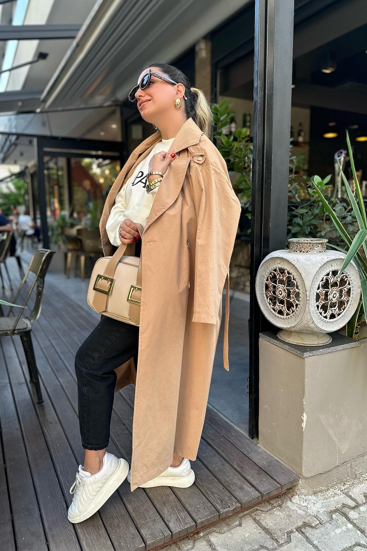 Kendinden Kuşaklı Camel Trençkot