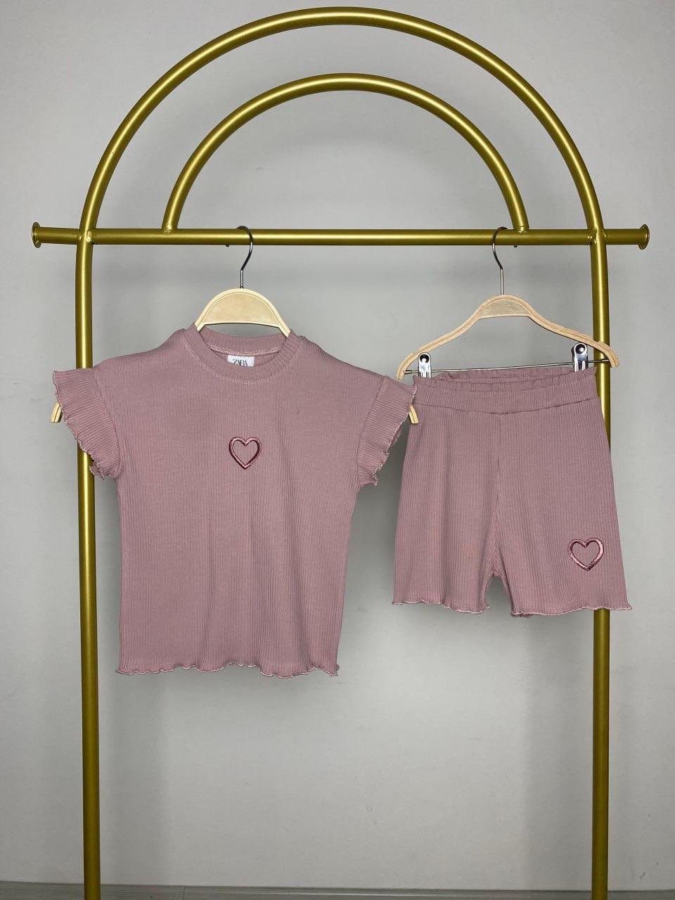 Kids Gülkurusu Kalpli Nakışlı Şort Takım