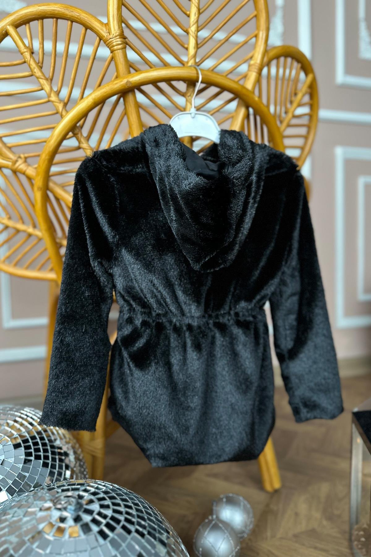 Kids Siyah Büzgülü Peluş Mont