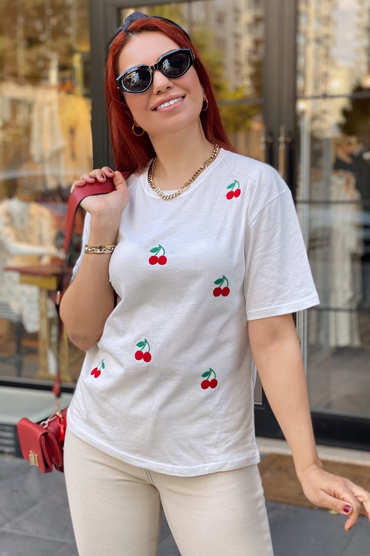 Kiraz Detaylı Tshirt