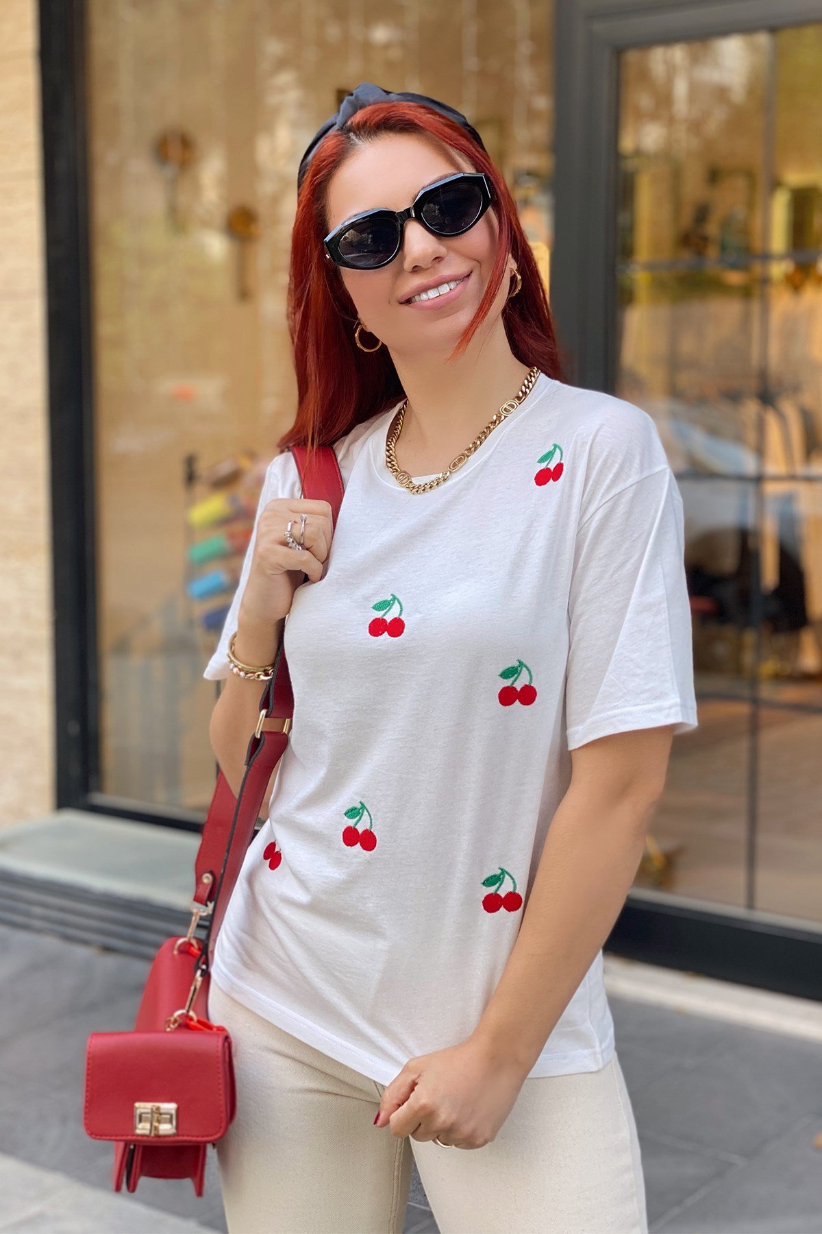 Kiraz Detaylı Tshirt