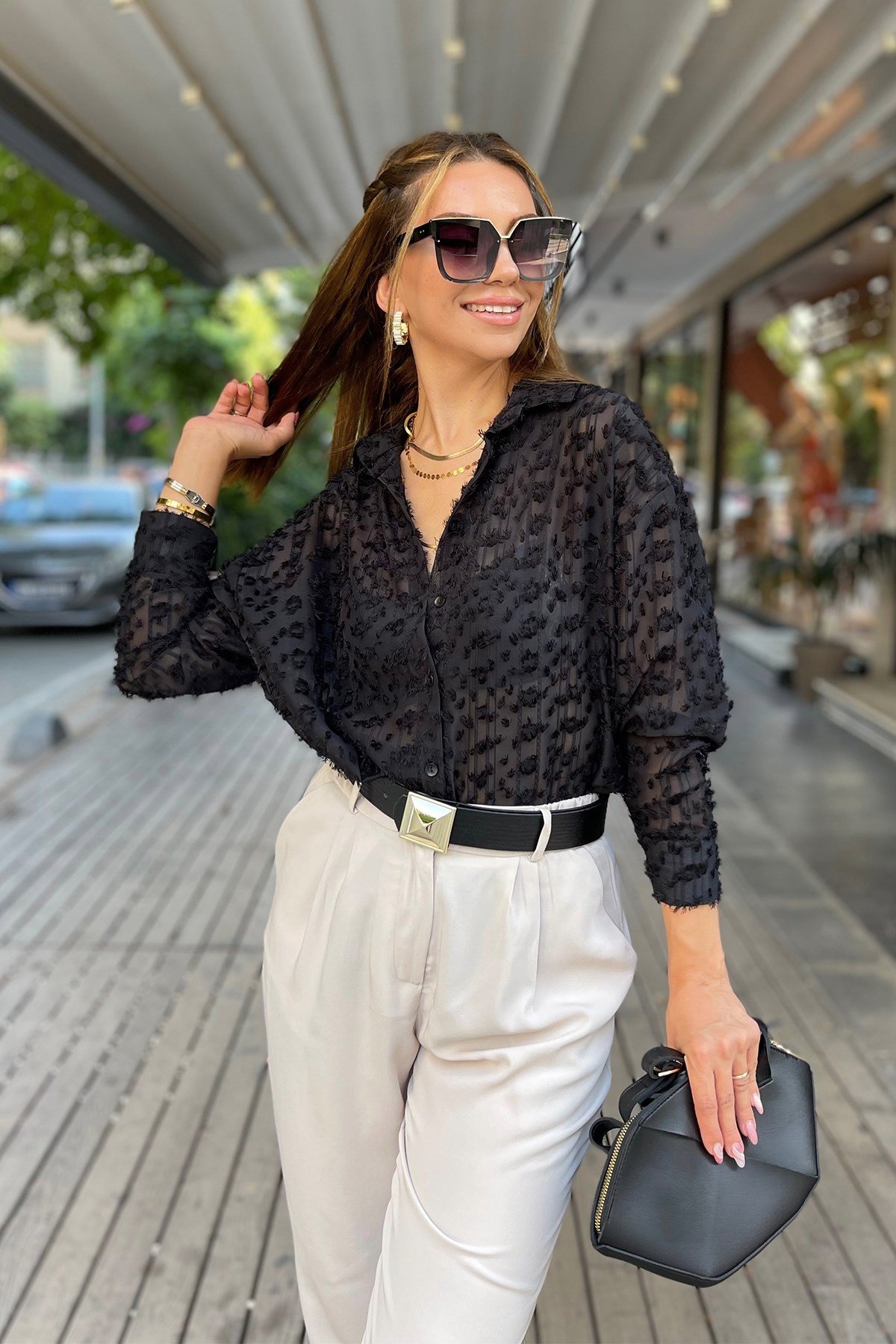 Kırçıllı Siyah Gömlek