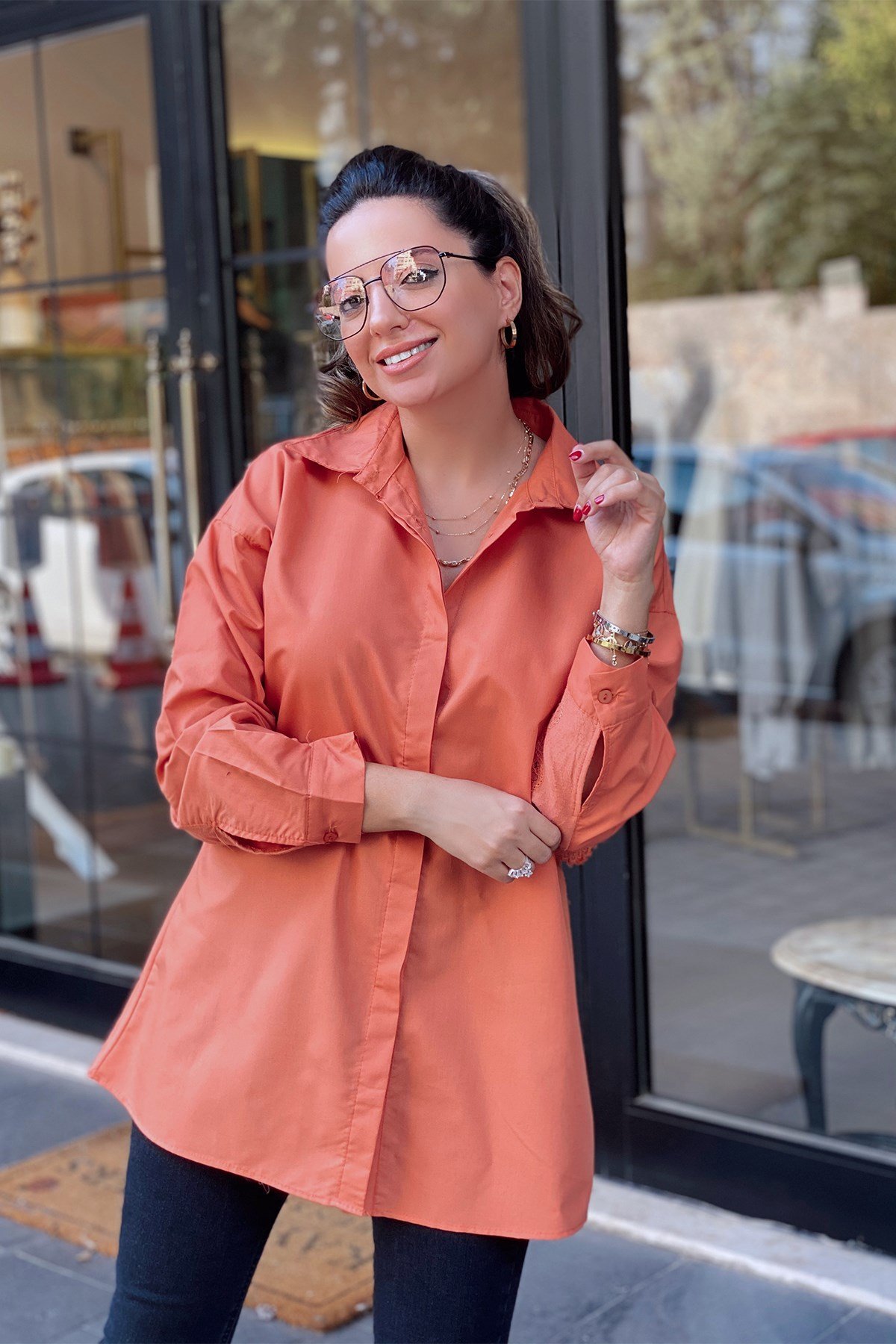 Kiremit Arkası Dantel Detaylı Gömlek