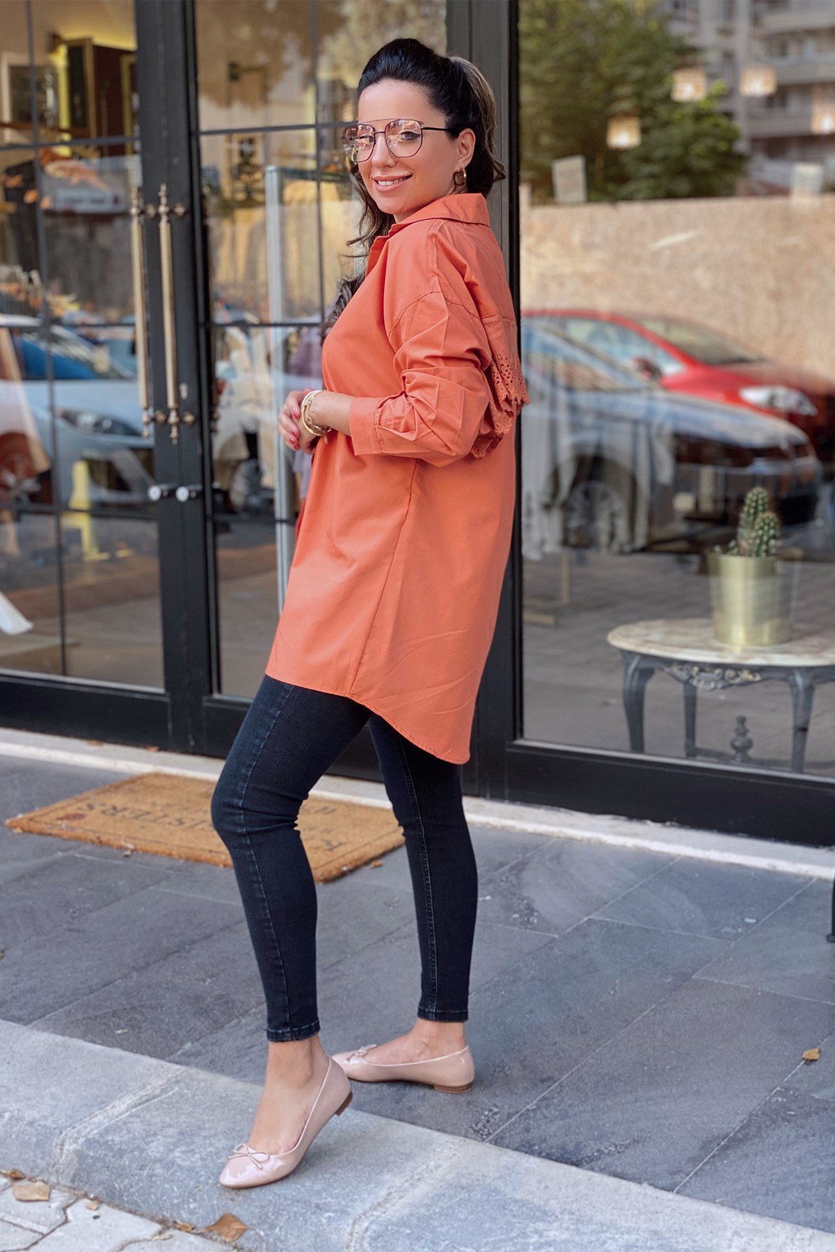 Kiremit Arkası Dantel Detaylı Gömlek