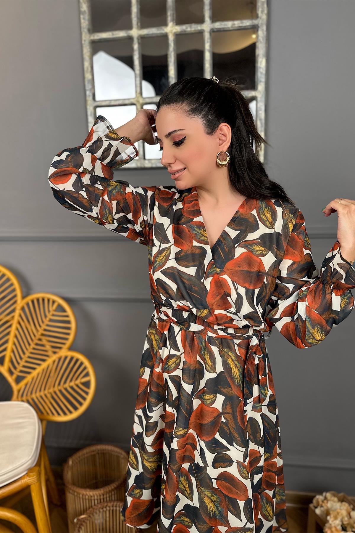 Kiremit Çiçek Desenli Kruvaze Şifon Elbise