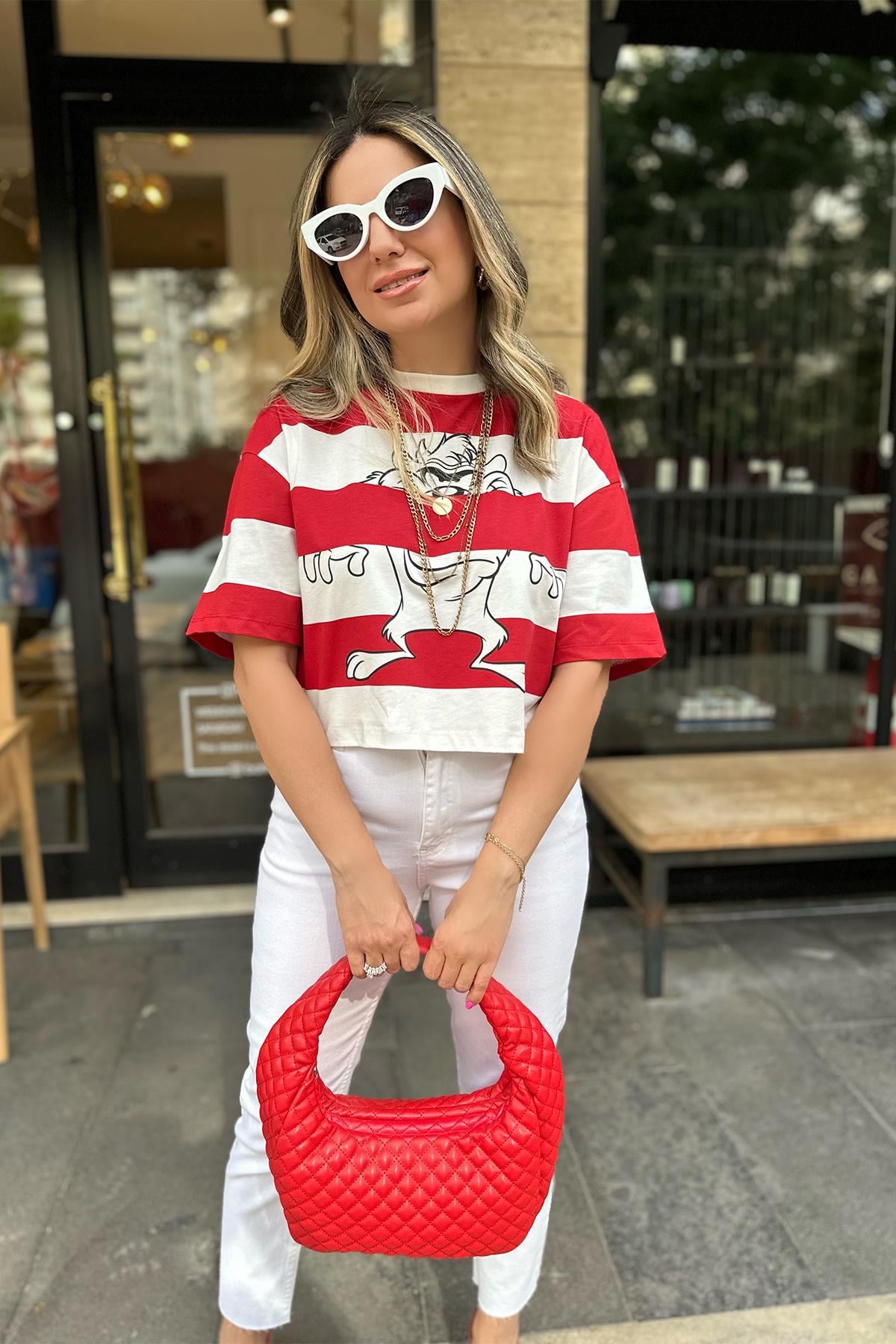 Kırmızı Çizgili Tshirt