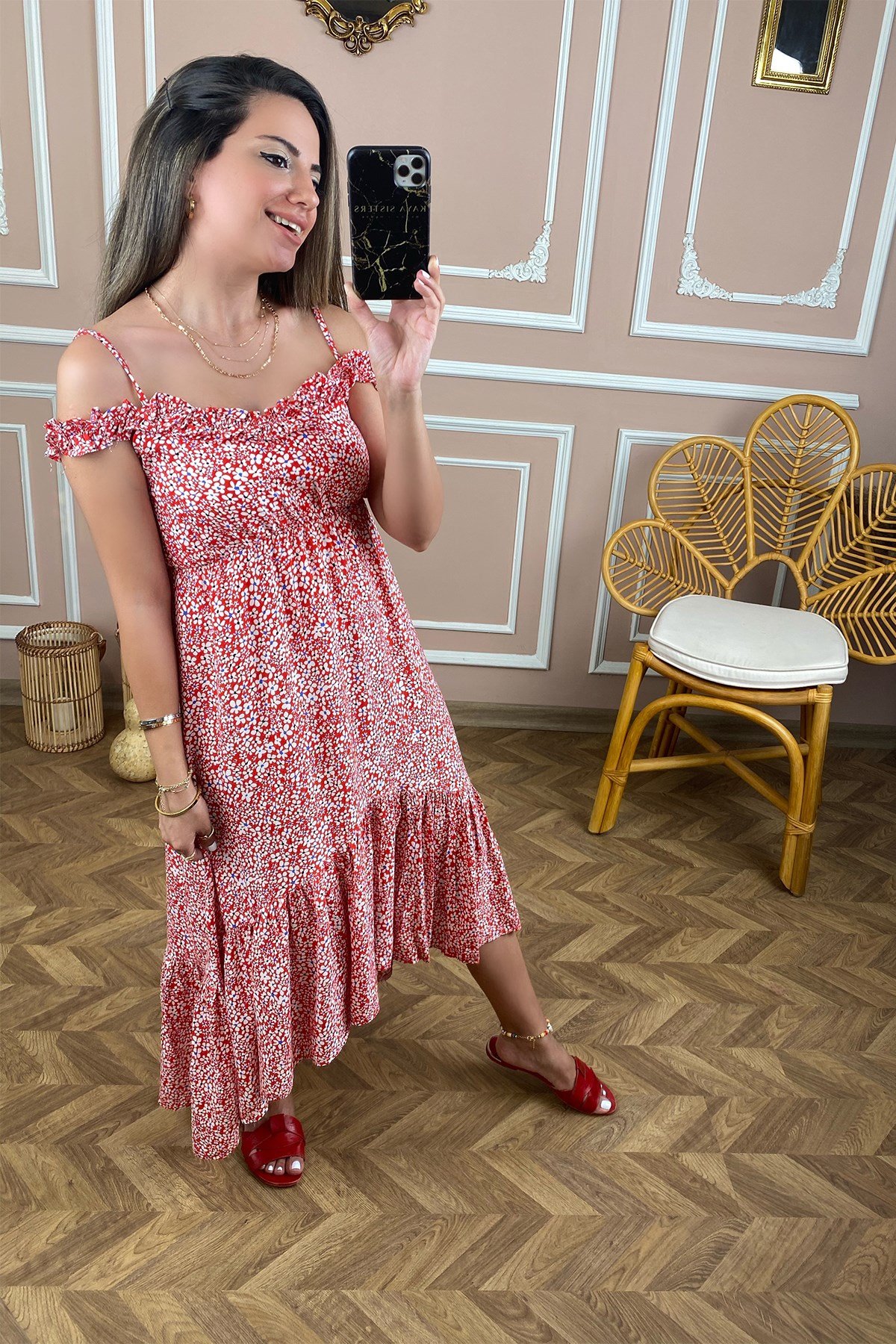 Kırmızı Desenli Kol Lastikli Askılı Elbise