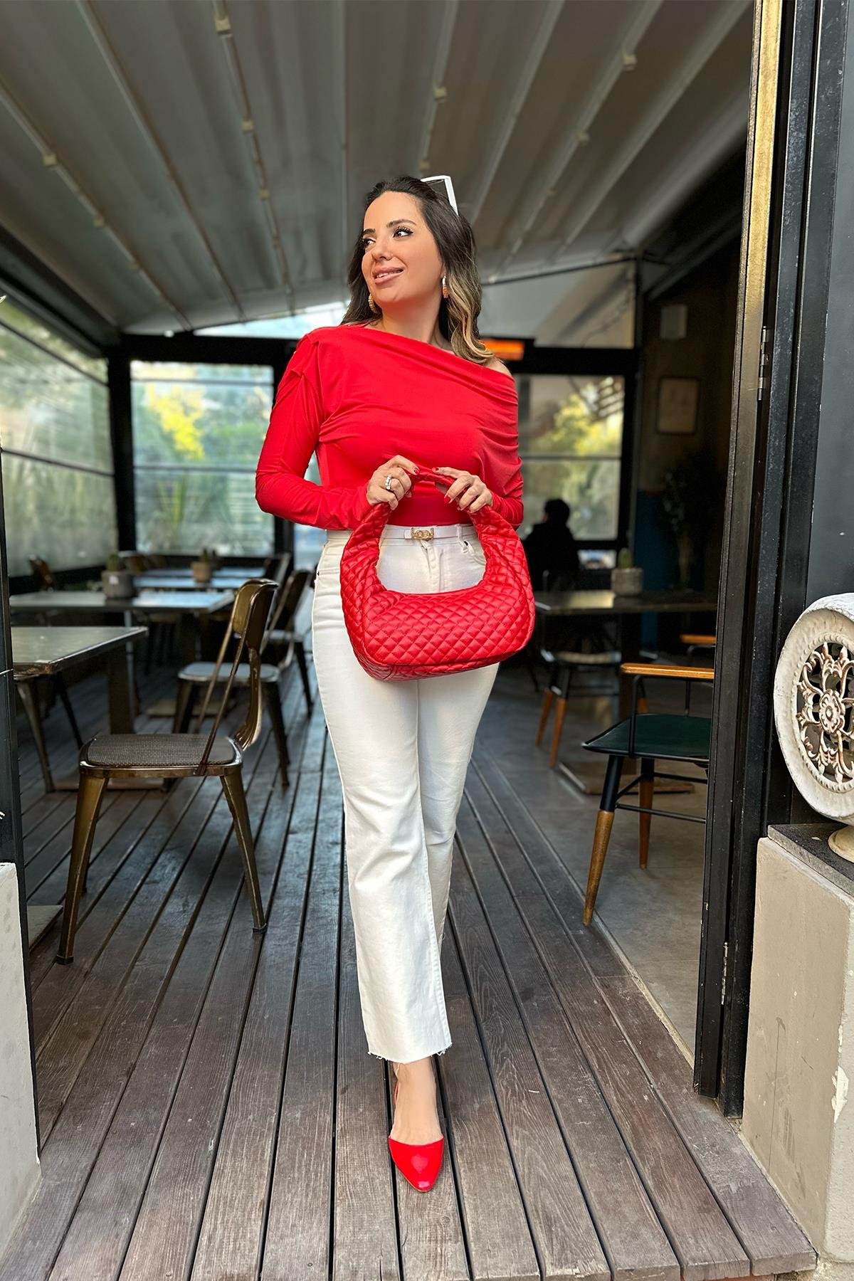 Kırmızı Kayık Yaka Bluz