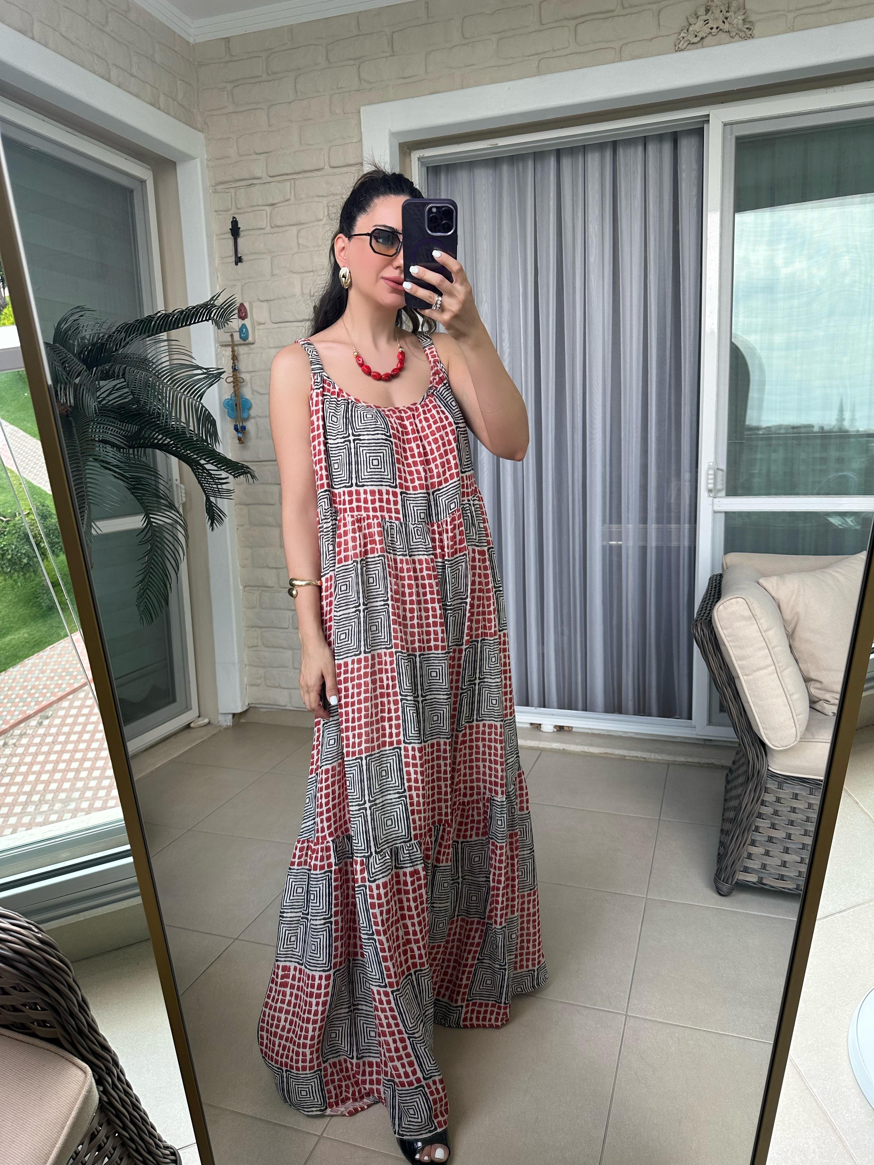 Kırmızı Siyah Desenli Askılı Elbise