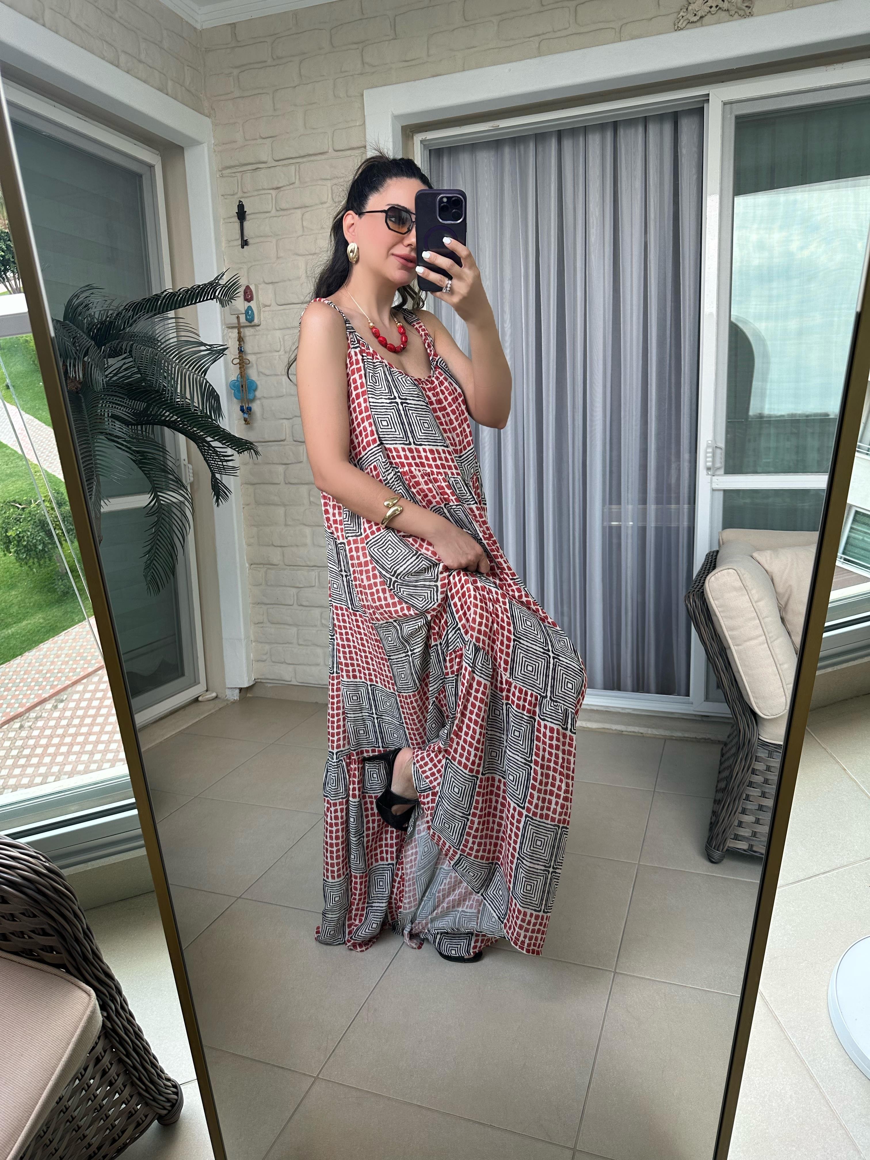 Kırmızı Siyah Desenli Askılı Elbise