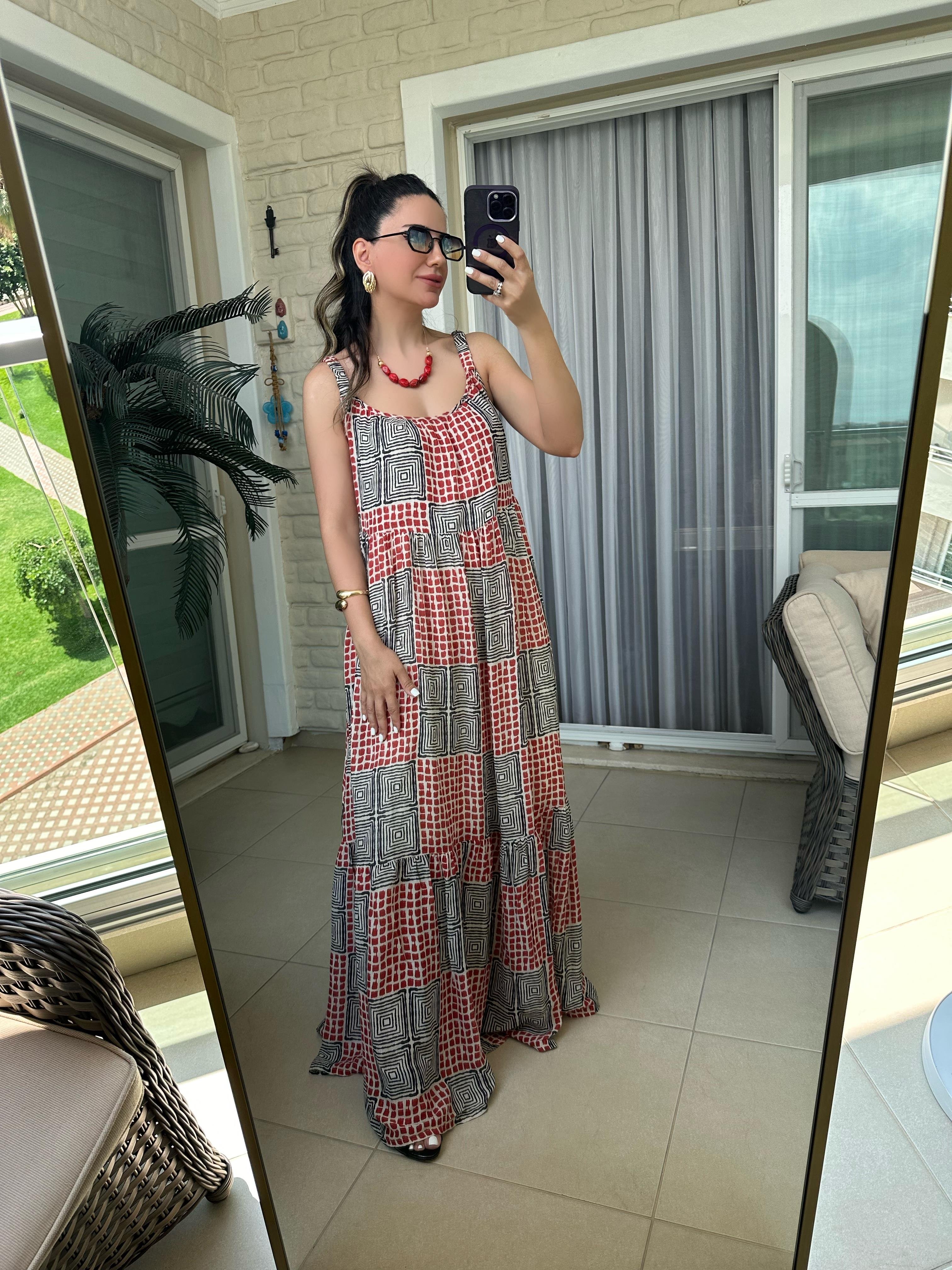 Kırmızı Siyah Desenli Askılı Elbise