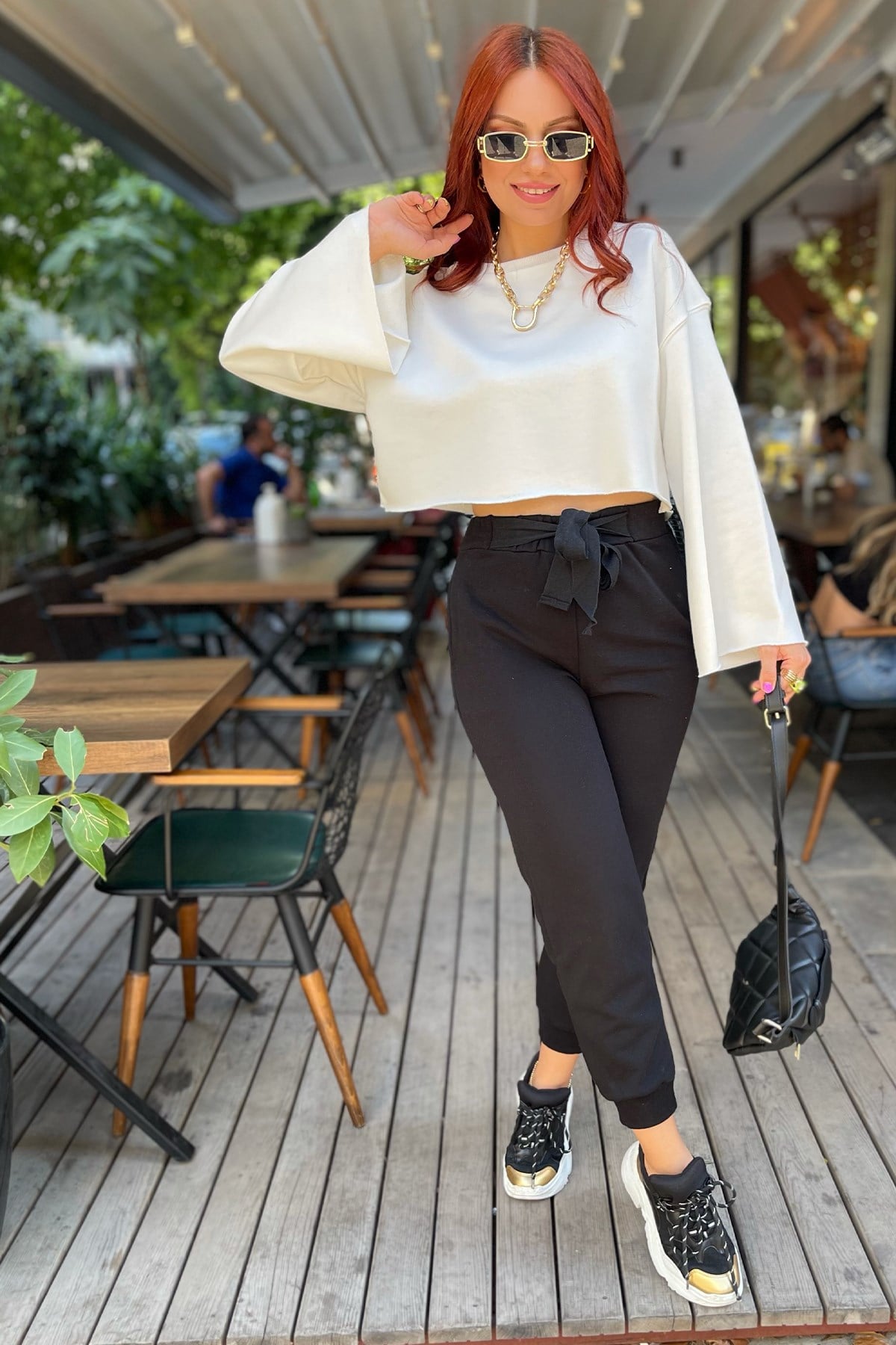 Kısa Beyaz Crop Sweatshirt