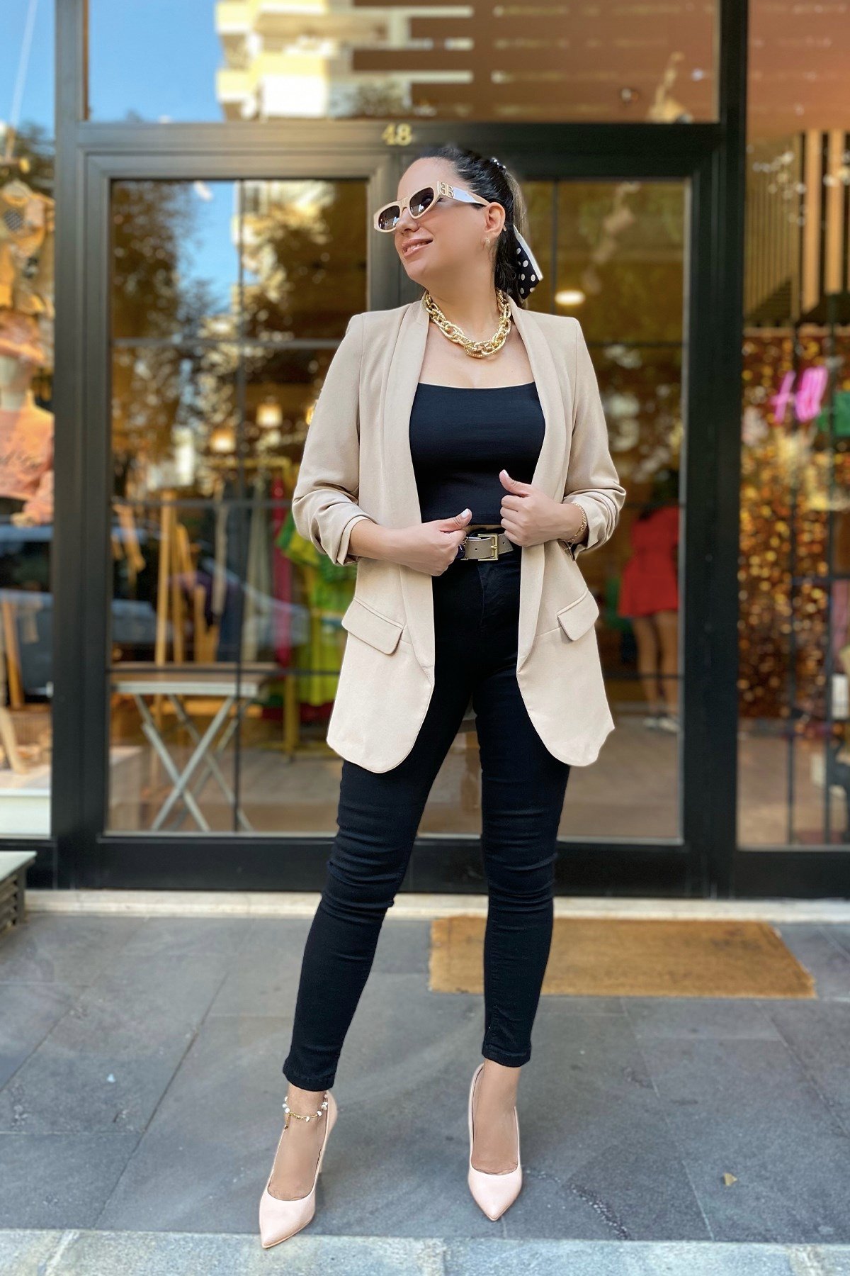 Kolları Büzgülü Bej Blazer Ceket