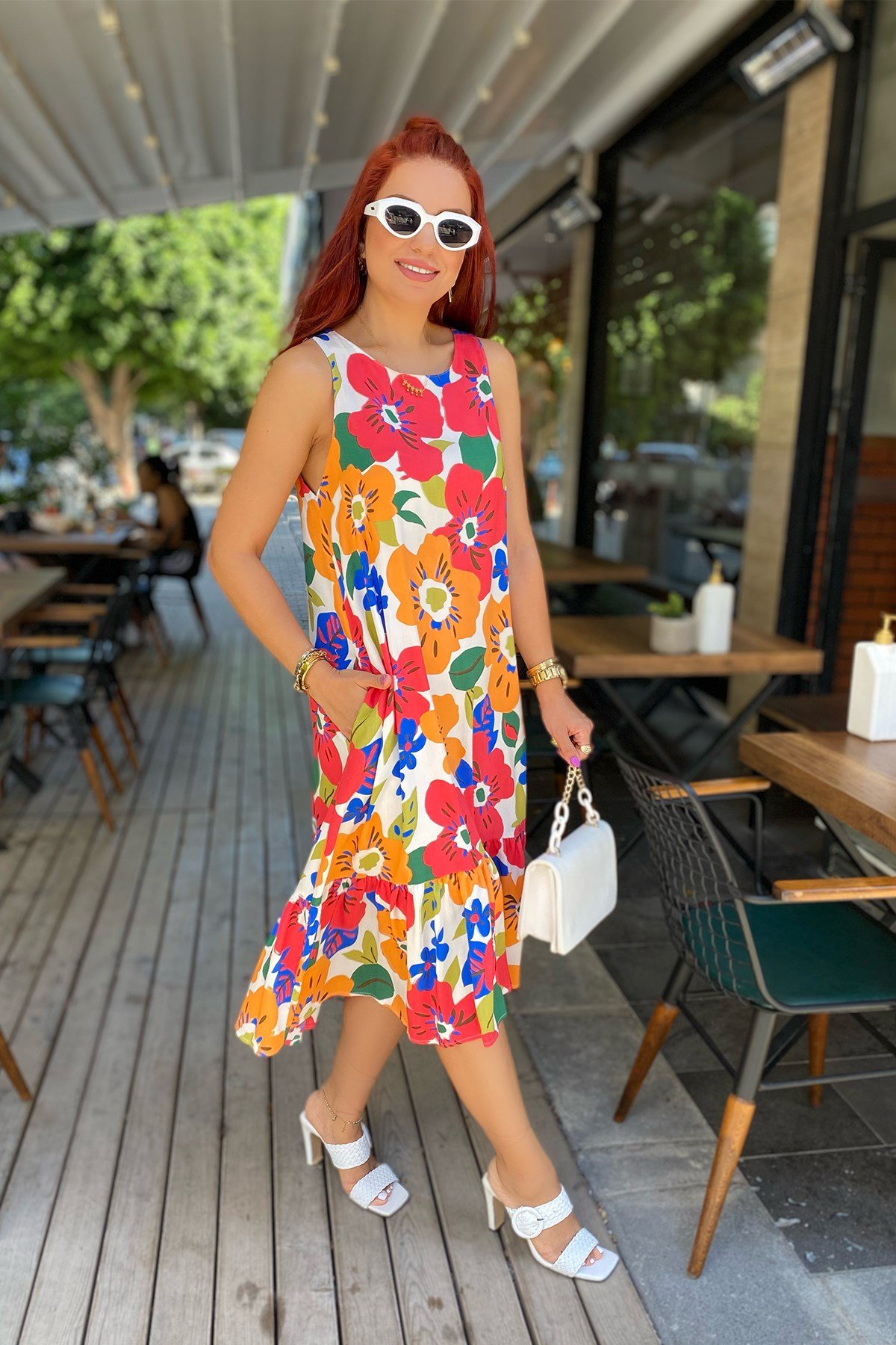 Kolsuz Uzun İri Desenli Elbise