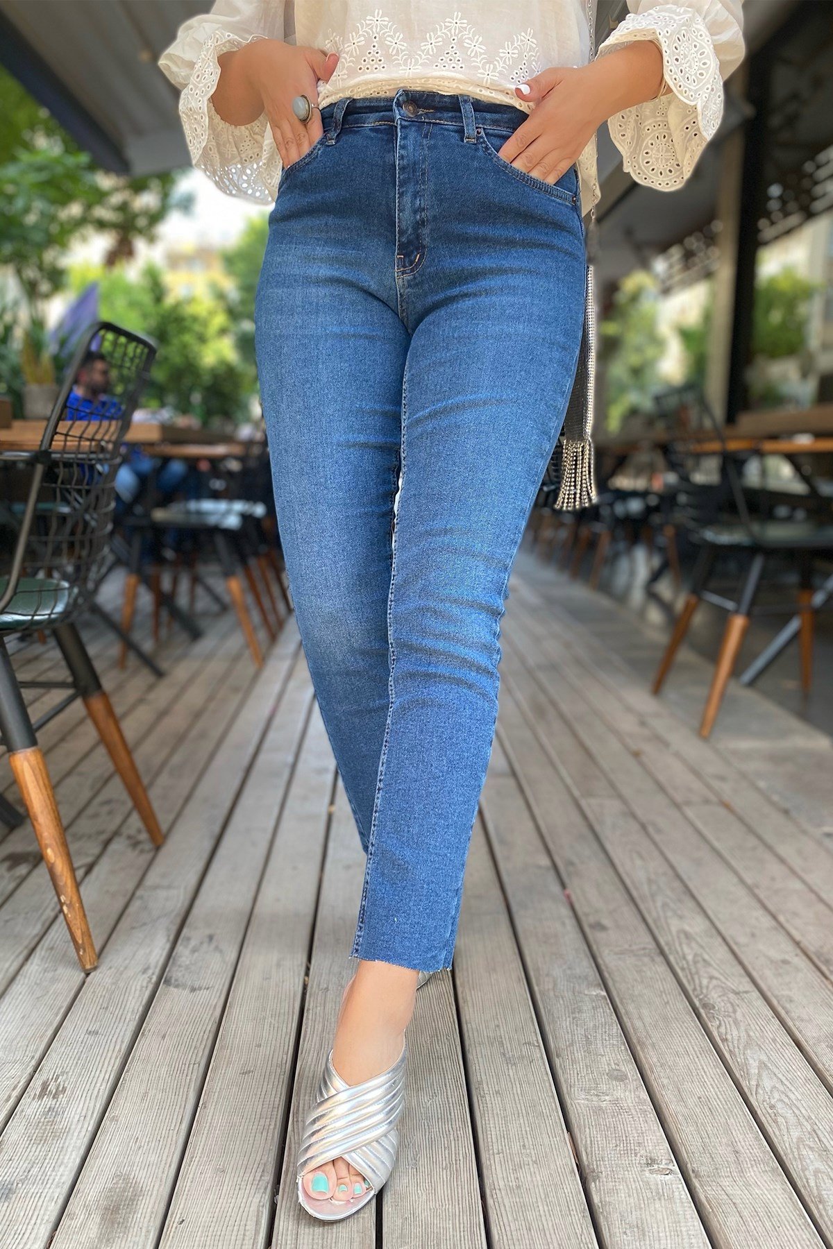 Koyu Renk Boy Fit Kesik Paça Kot Pantolon