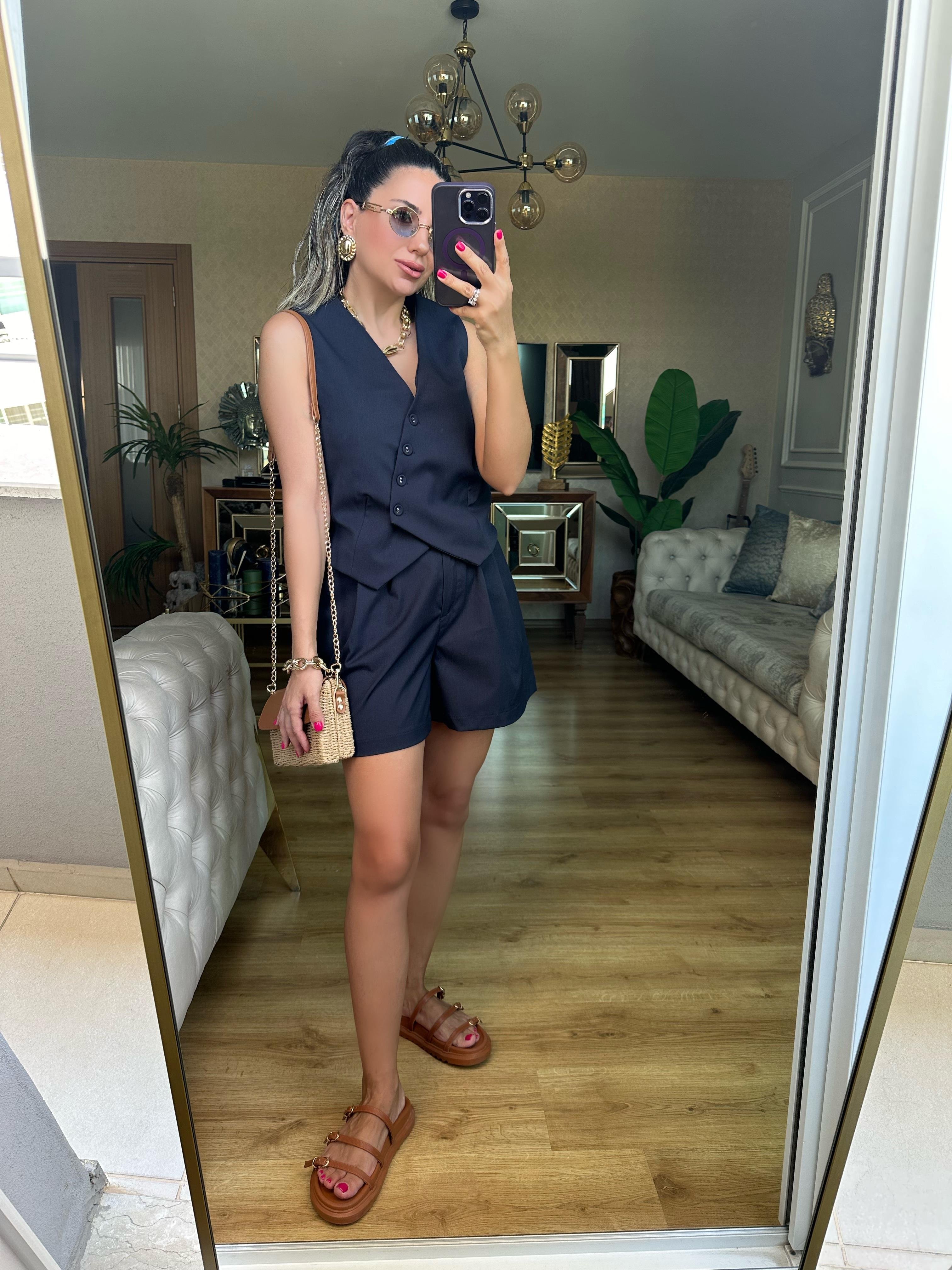 Lacivert Çapraz Düğme Detaylı Yelek Şort Takım