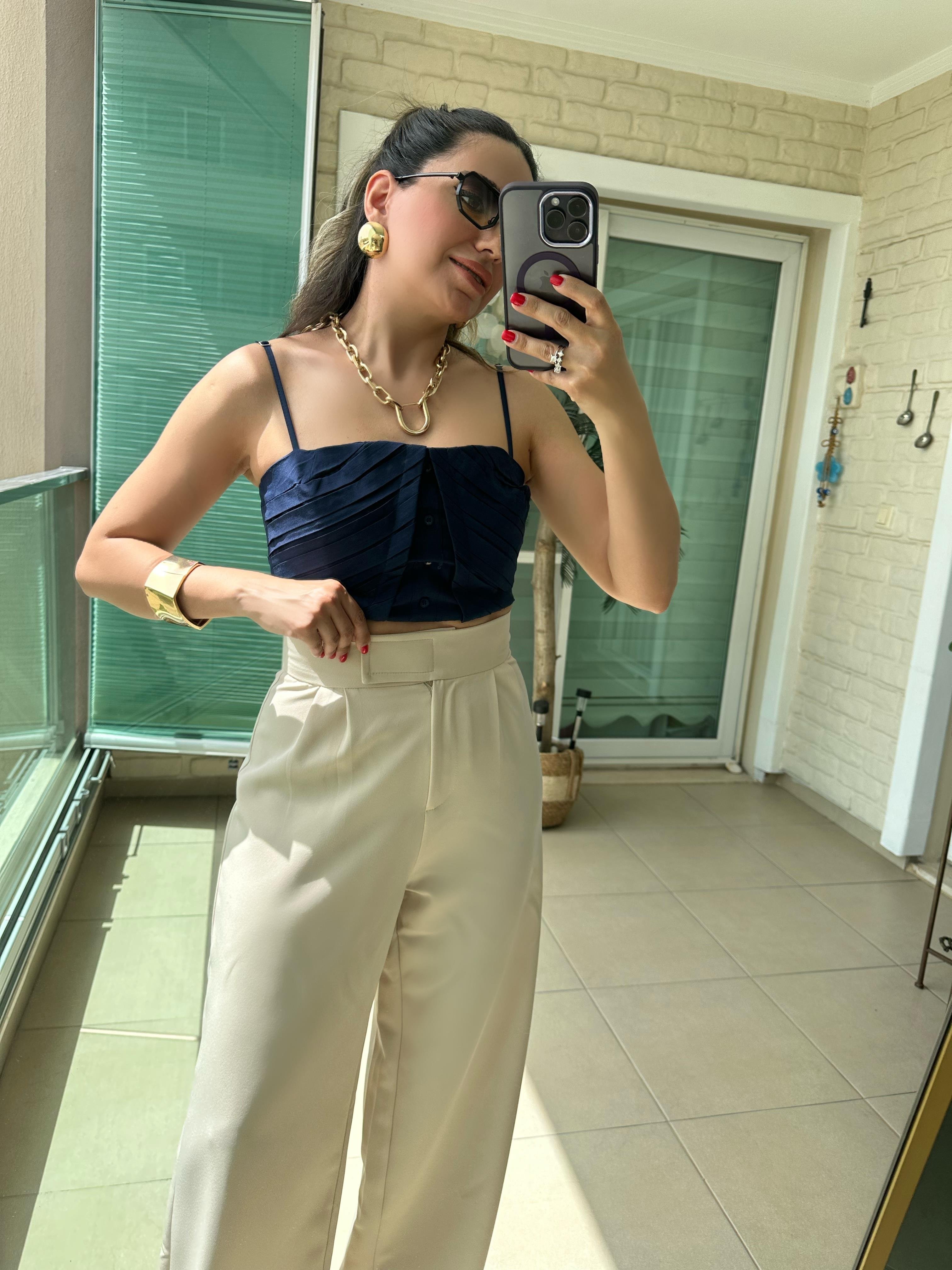Lacivert Önden Düğmeli Askılı Crop Bluz